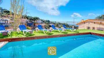 Heerlijke vakantievilla met prachtig zeezicht, leuk terras en privé zwembad!
