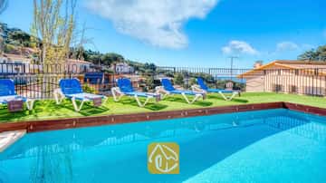 Heerlijke vakantievilla met prachtig zeezicht, leuk terras en privé zwembad!