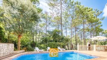 Modern ingerichte villa net buiten het gezellige Lloret de Mar!