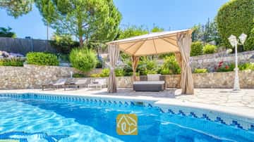 Wunderbare Familienvilla mit privatem Pool und alles zu Fuß erreichbar!