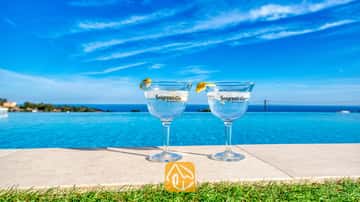 Vakantiewoning met infinity pool en het mooiste uitzicht over de Middellandse Zee!