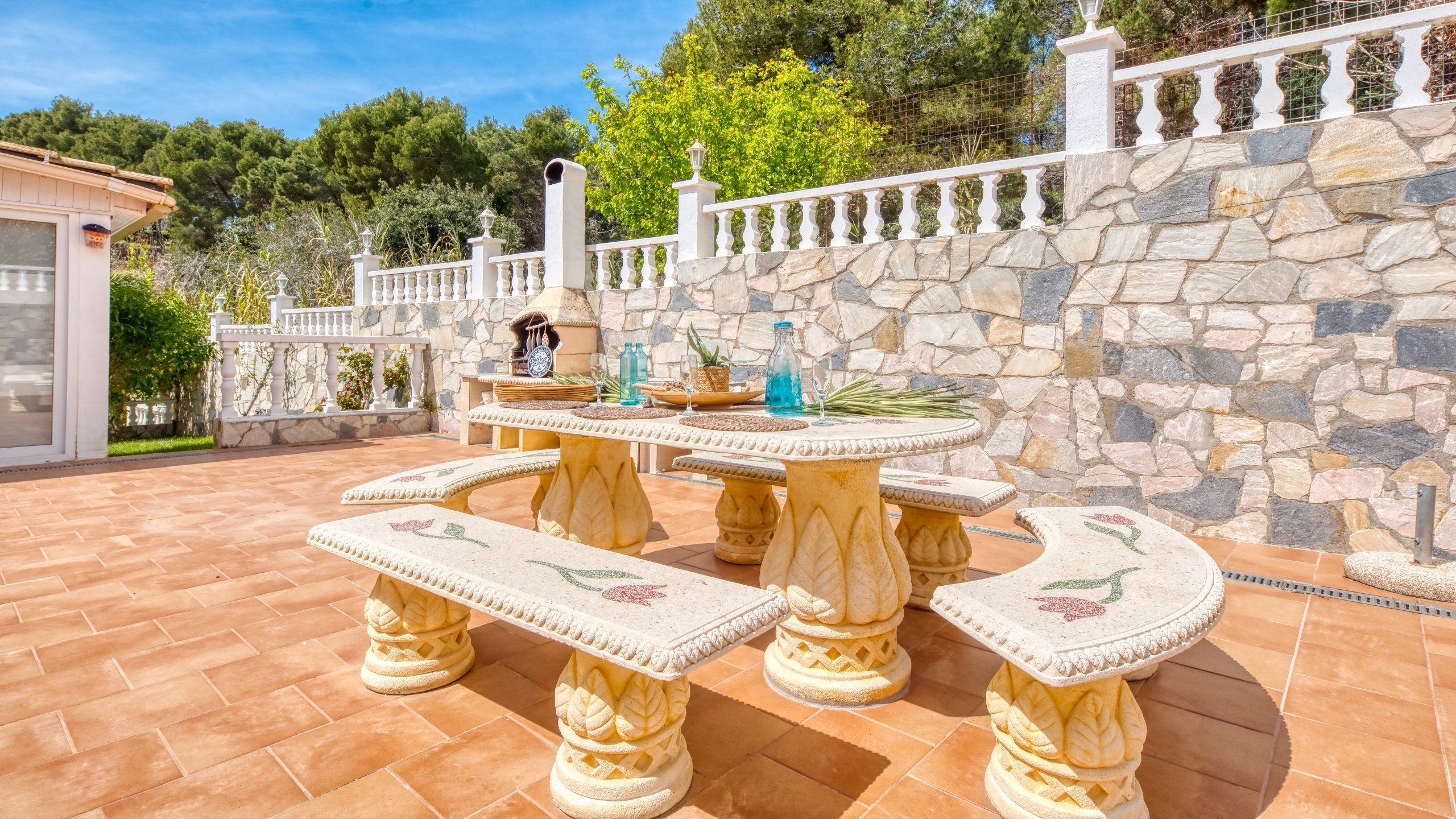 Holiday villas Costa Brava Spain - Villa Estrella - BBQ Area