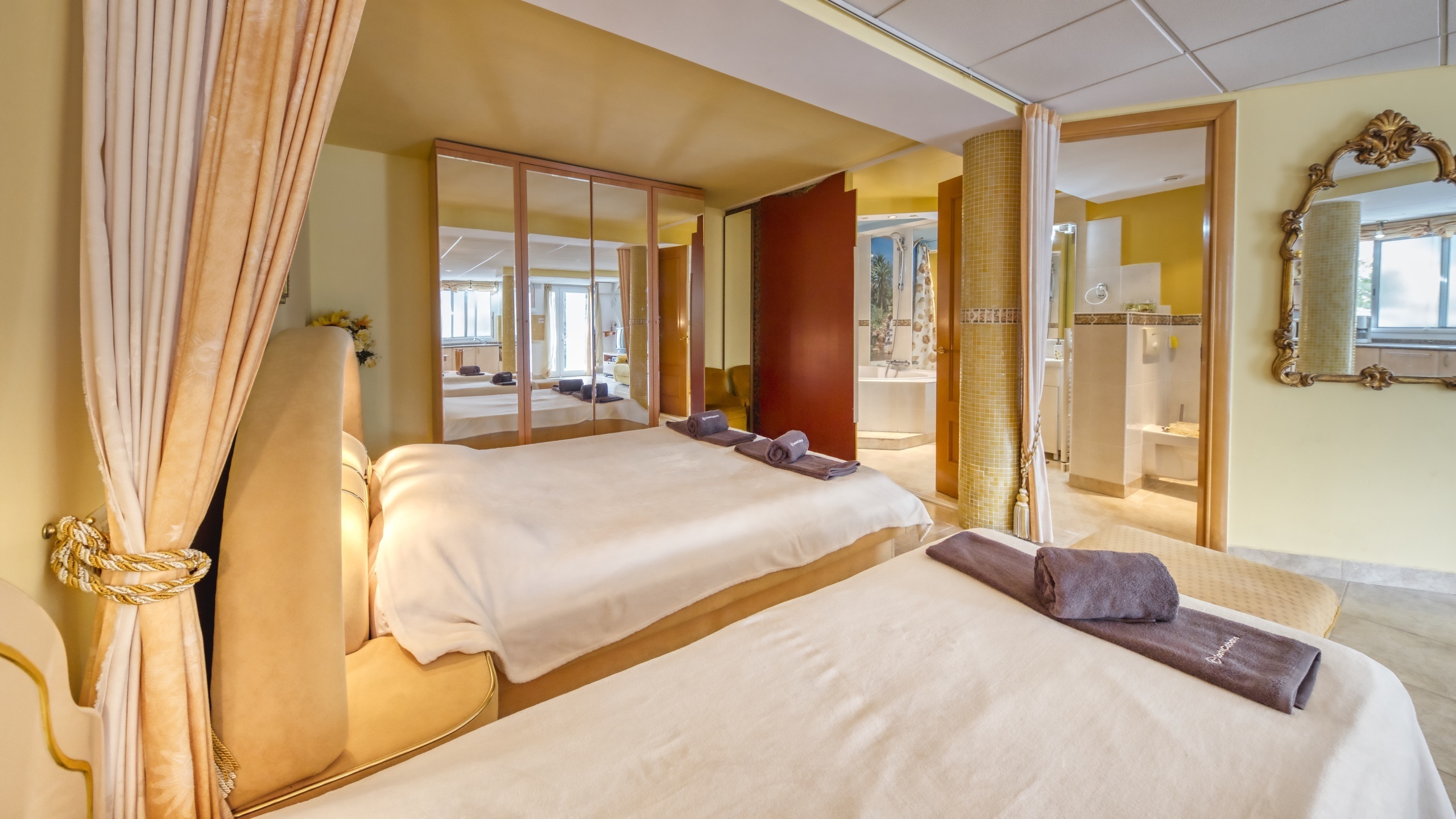 Holiday villas Costa Brava Spain - Villa Geolouk - Bedroom