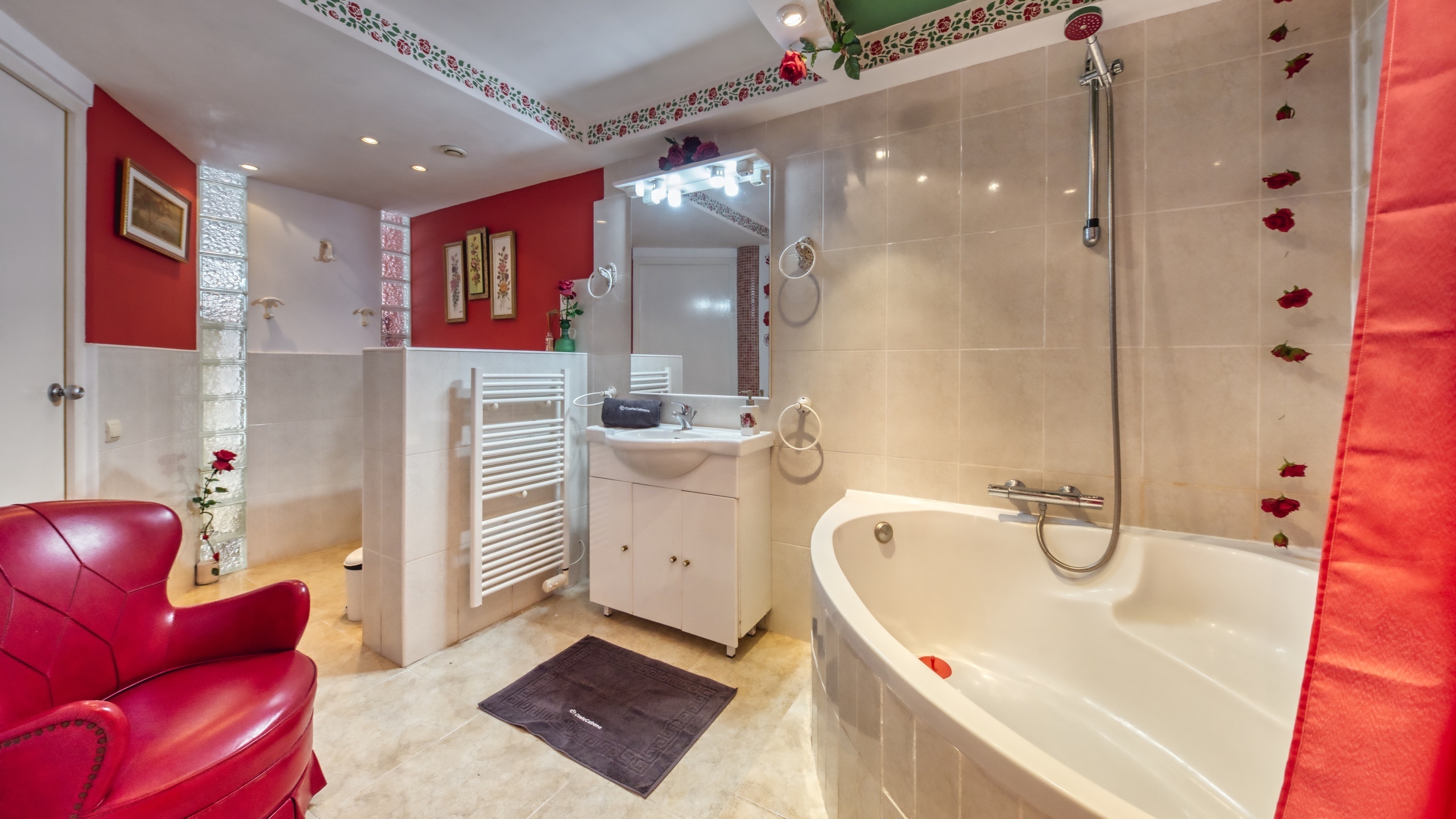 Holiday villas Costa Brava Spain - Villa Geolouk - Bathroom