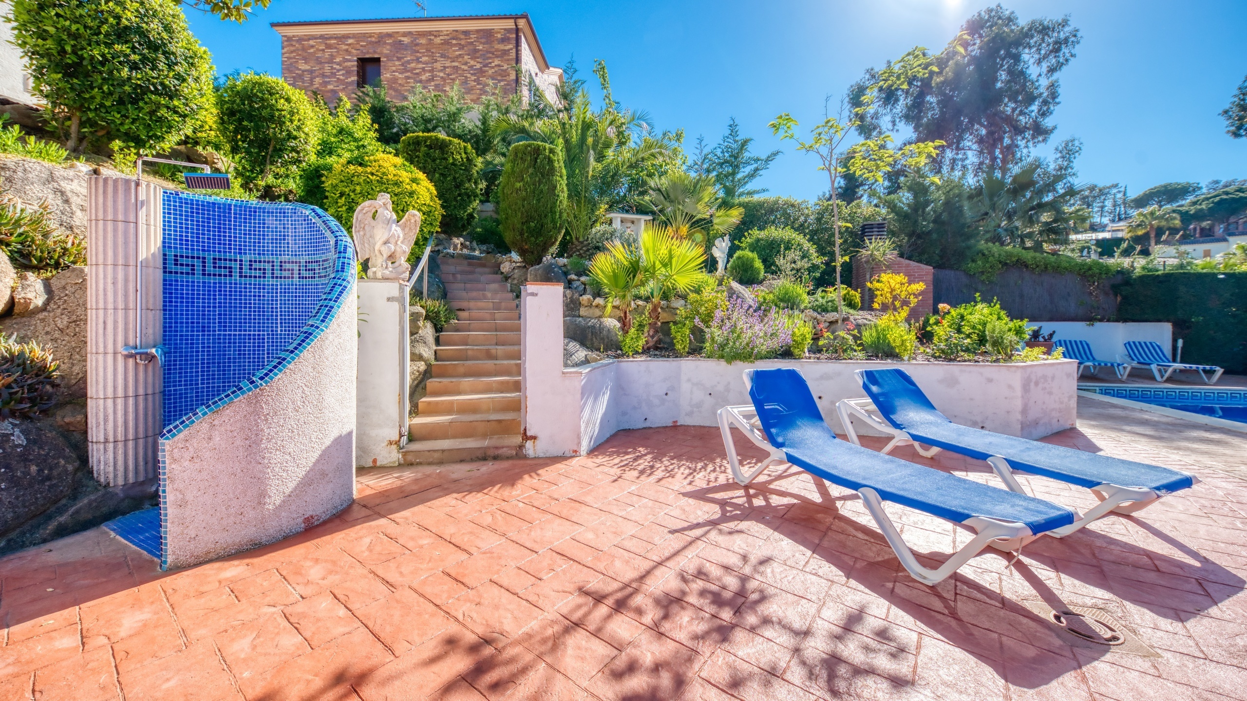 Holiday villas Costa Brava Spain - Villa Jaruco - Shower pool area