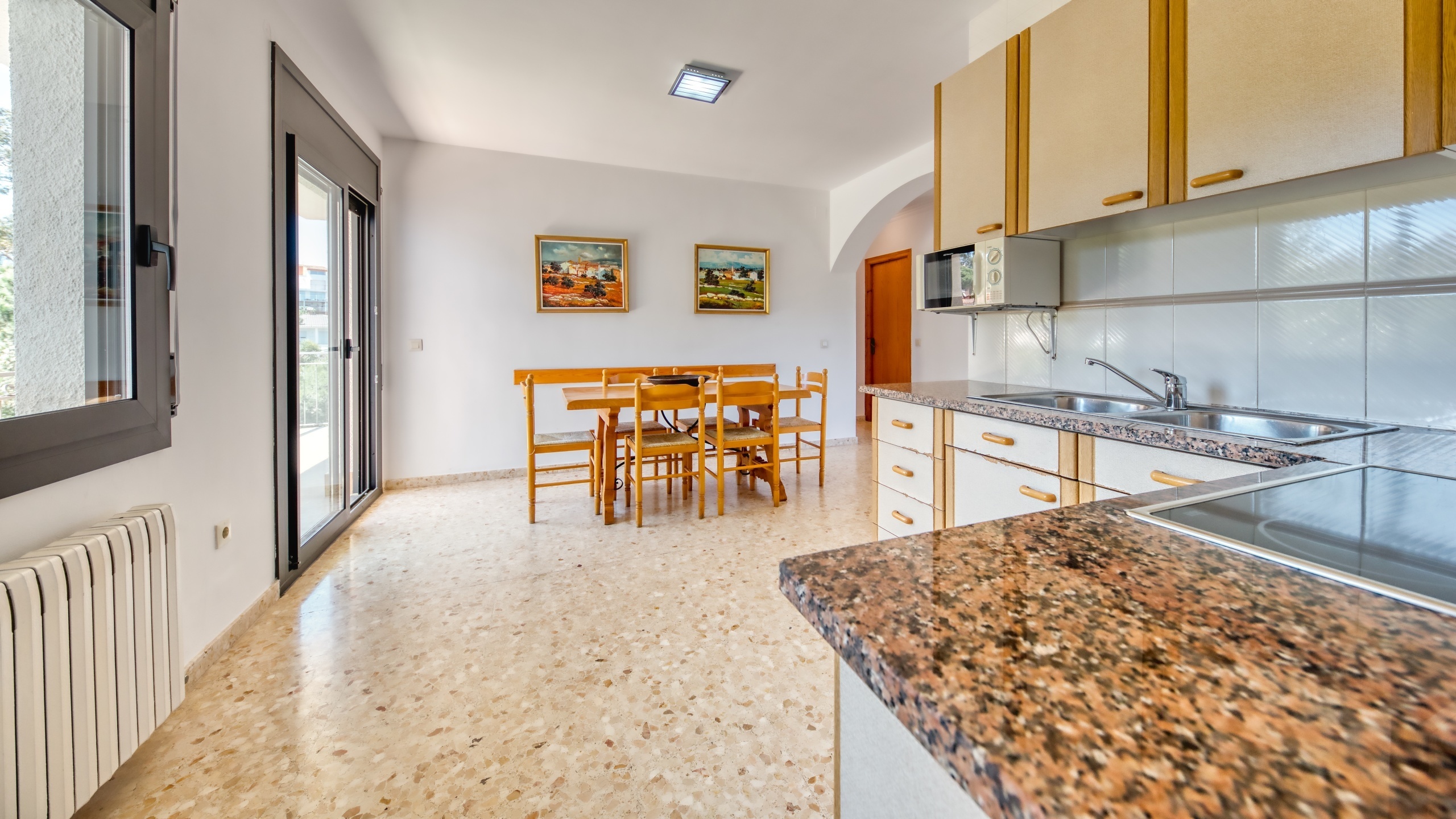 Holiday villas Costa Brava Spain - Villa Jaruco - Dining area