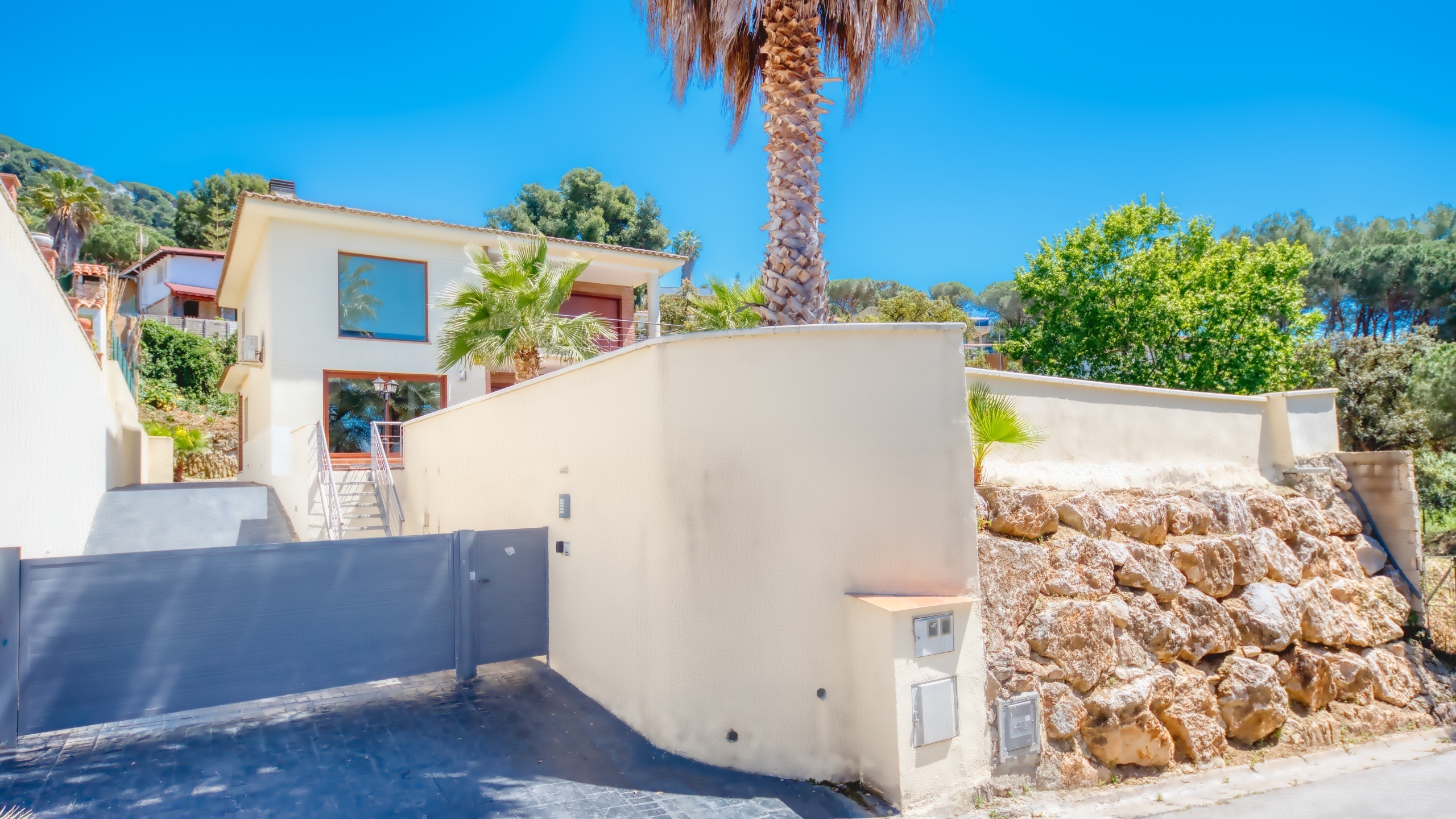 Holiday villas Costa Brava Spain - Villa Marcella - Street view arrival at property