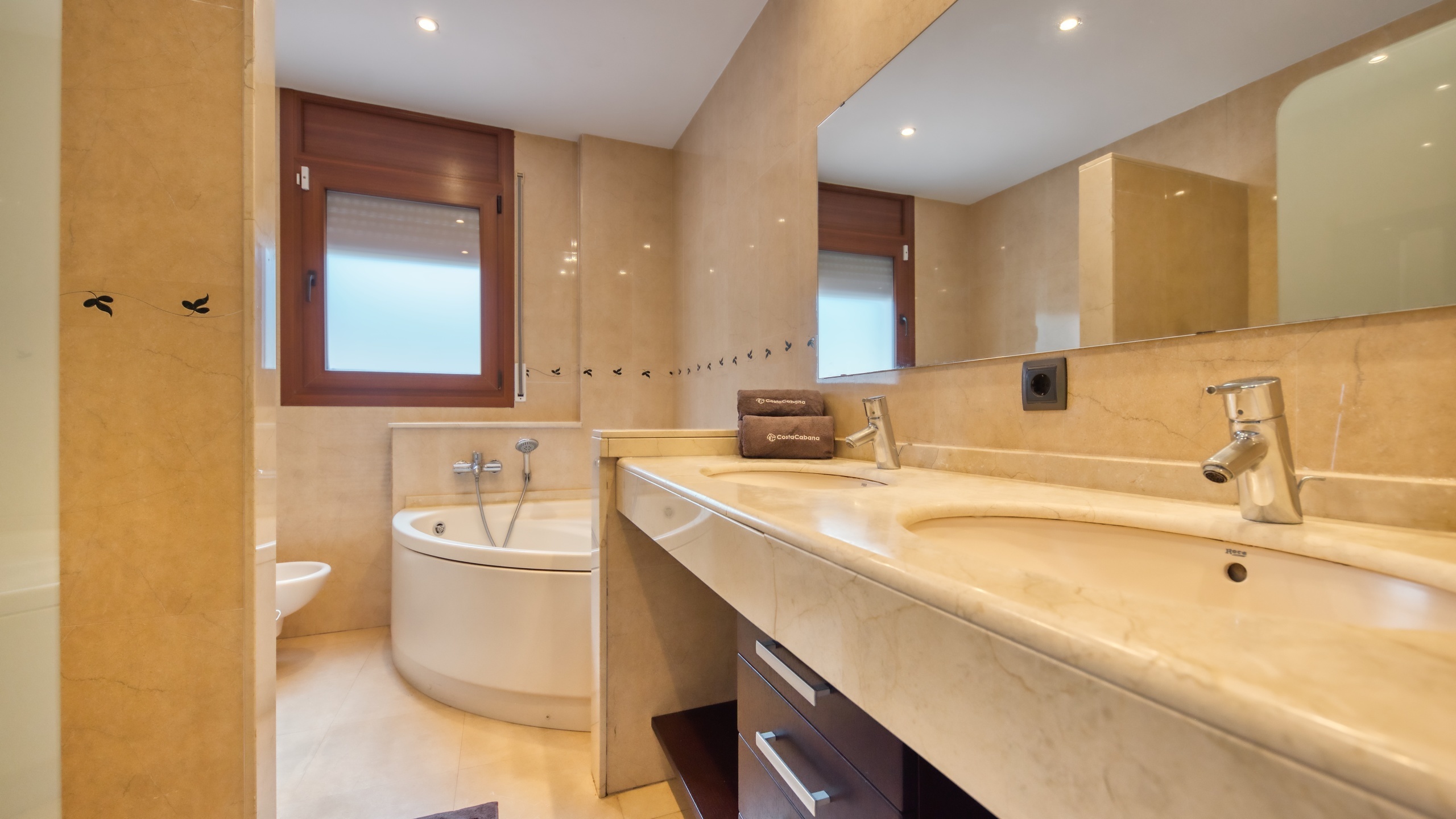 Holiday villas Costa Brava Spain - Villa Marcella - Bathroom