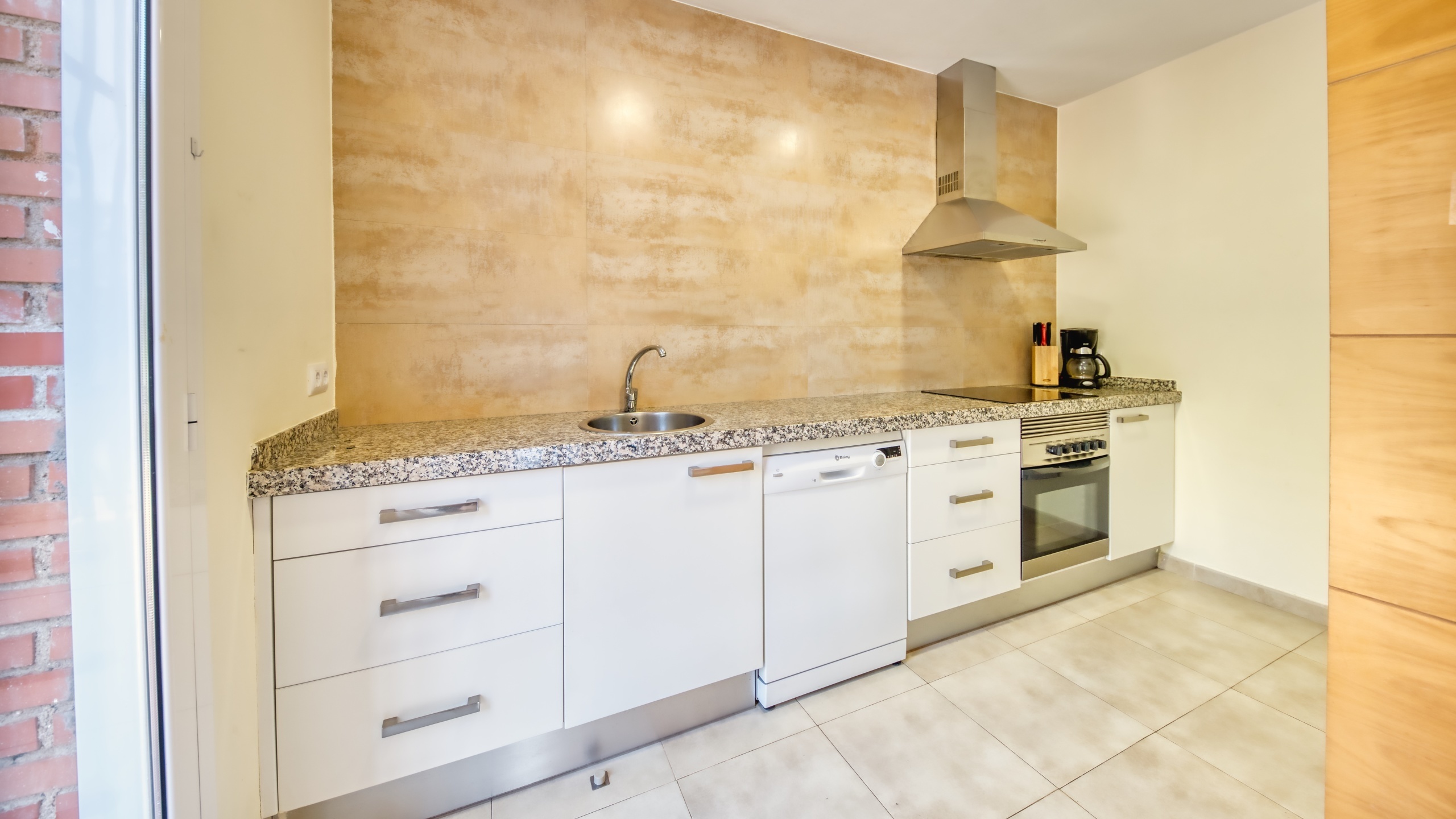 Holiday villas Costa Brava Spain - Villa Lloret - Kitchen