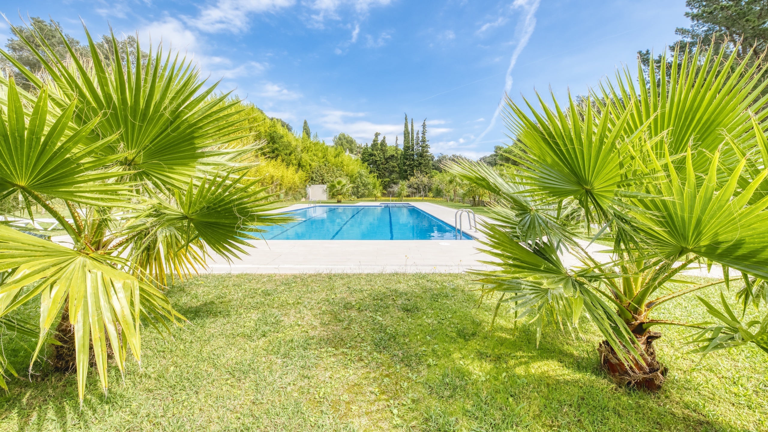 Holiday villas Costa Brava Spain - Villa Lloret - Communal pool