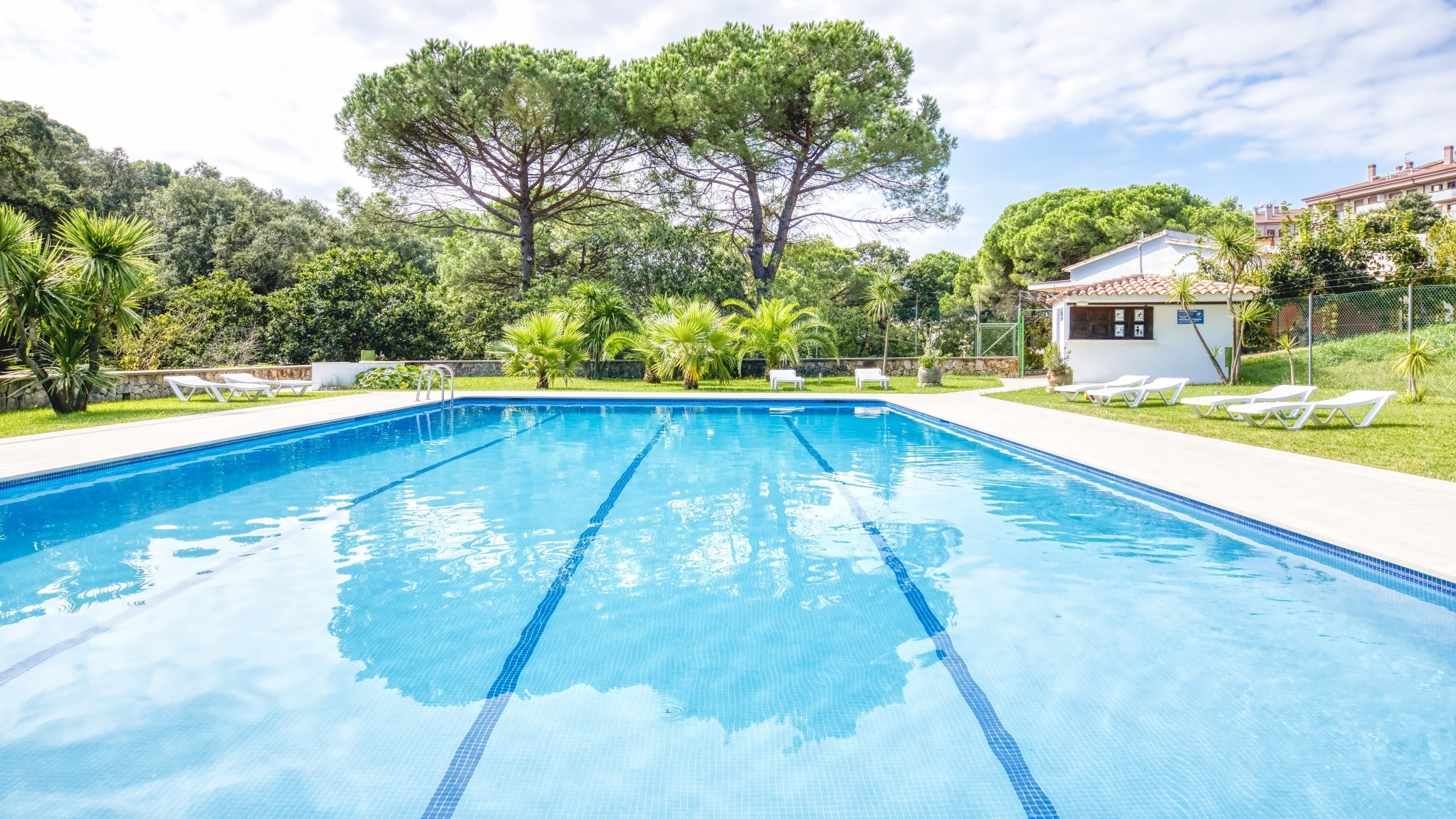 Holiday villas Costa Brava Spain - Villa Lloret - Communal pool