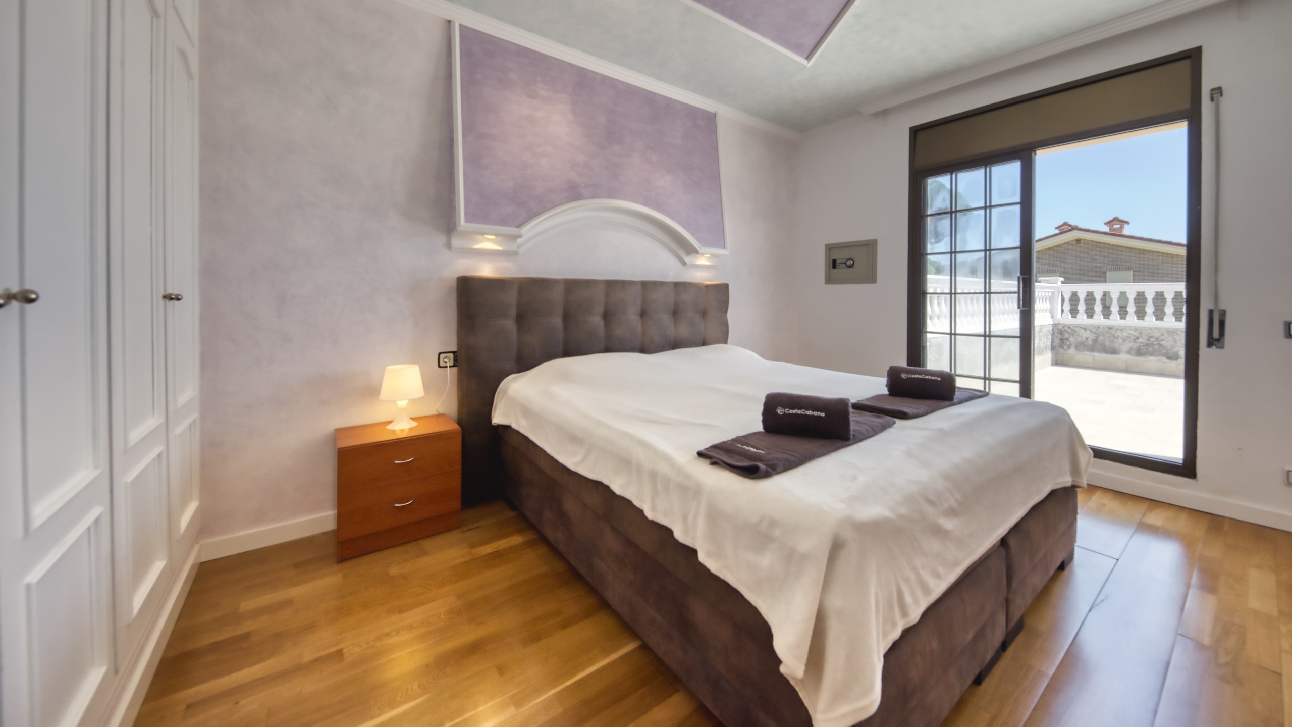 Holiday villas Costa Brava Spain - Villa Paris - Bedroom