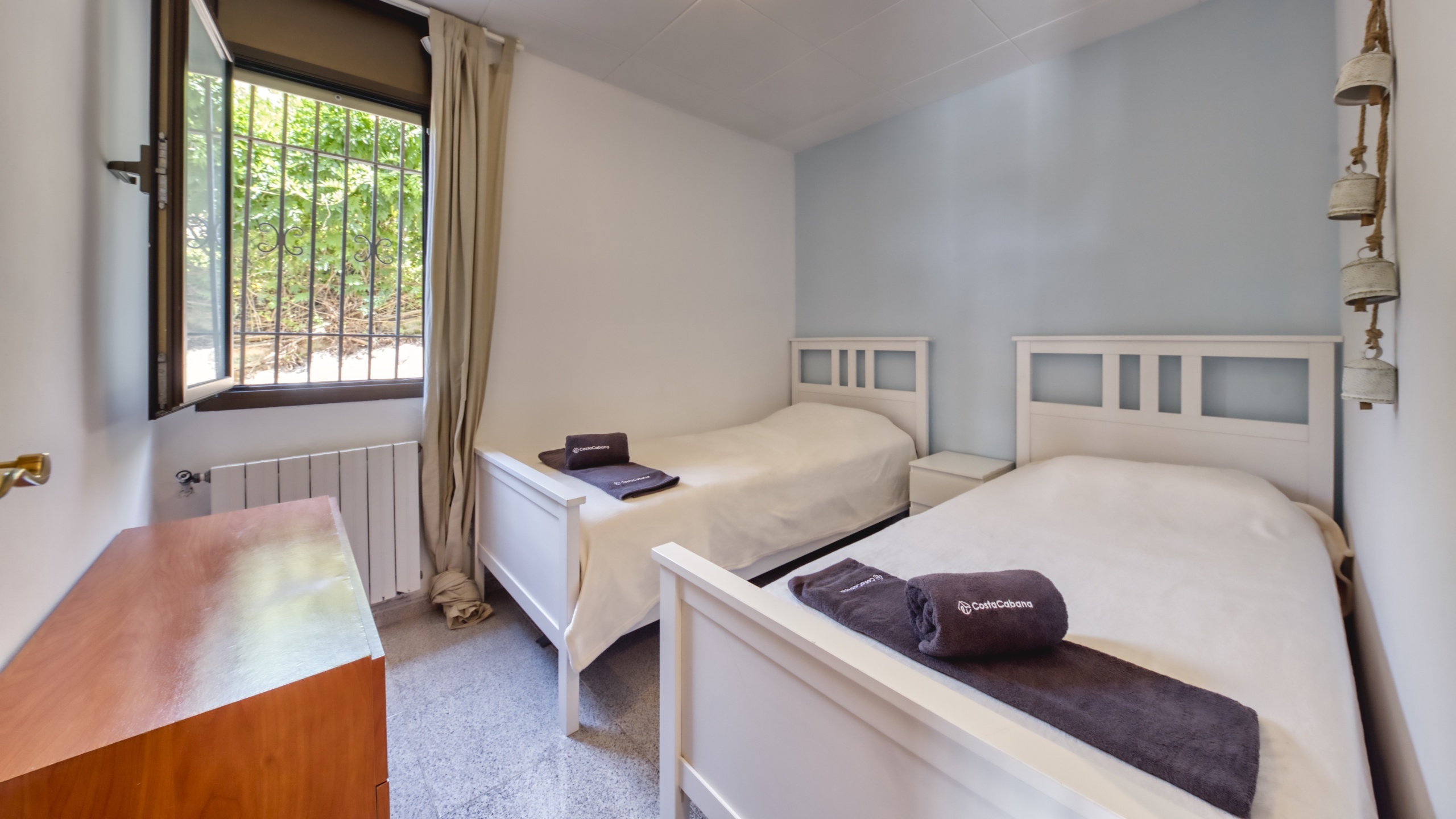 Holiday villas Costa Brava Spain - Villa Paris - Bedroom