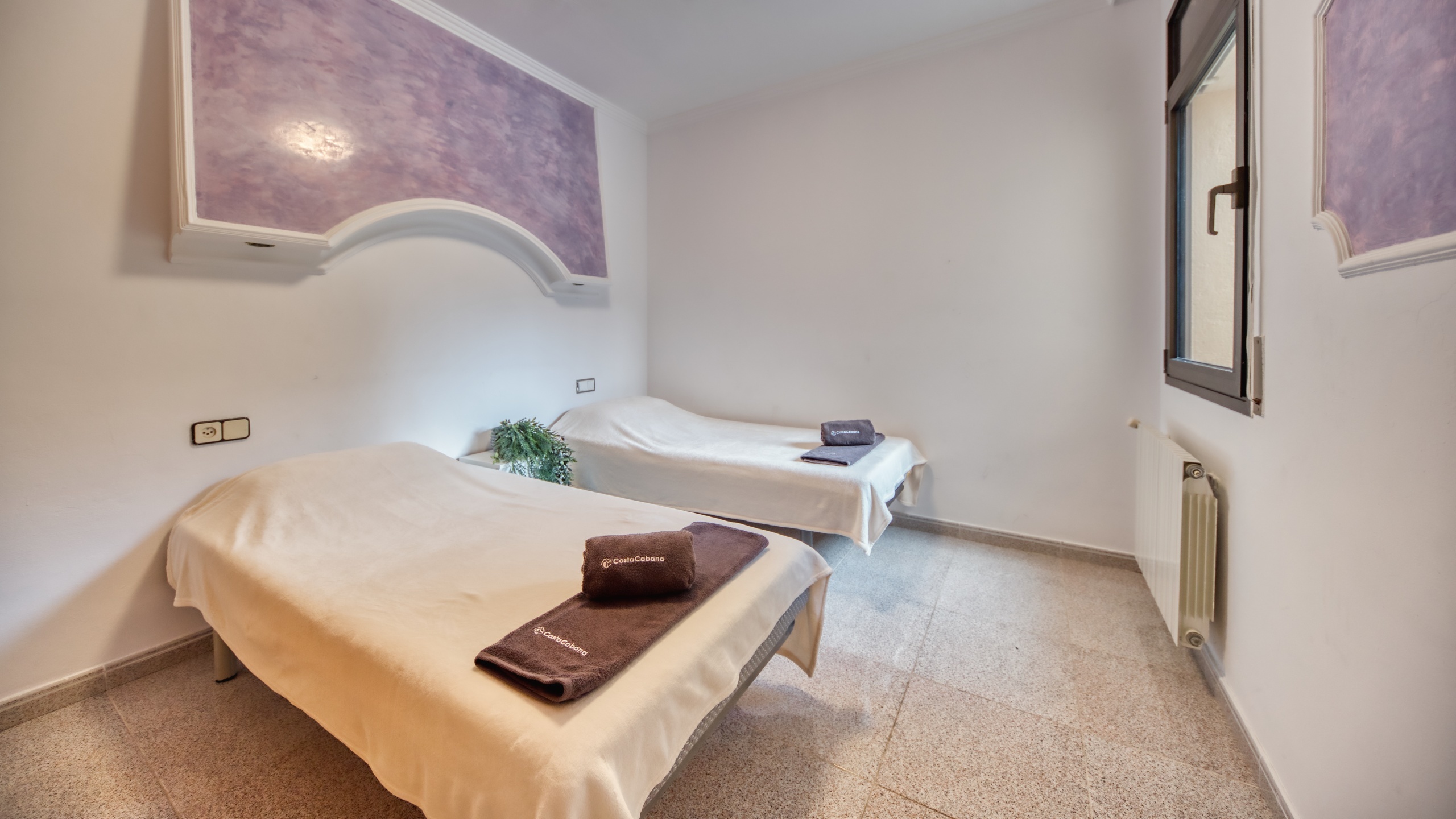 Holiday villas Costa Brava Spain - Villa Paris - Bedroom