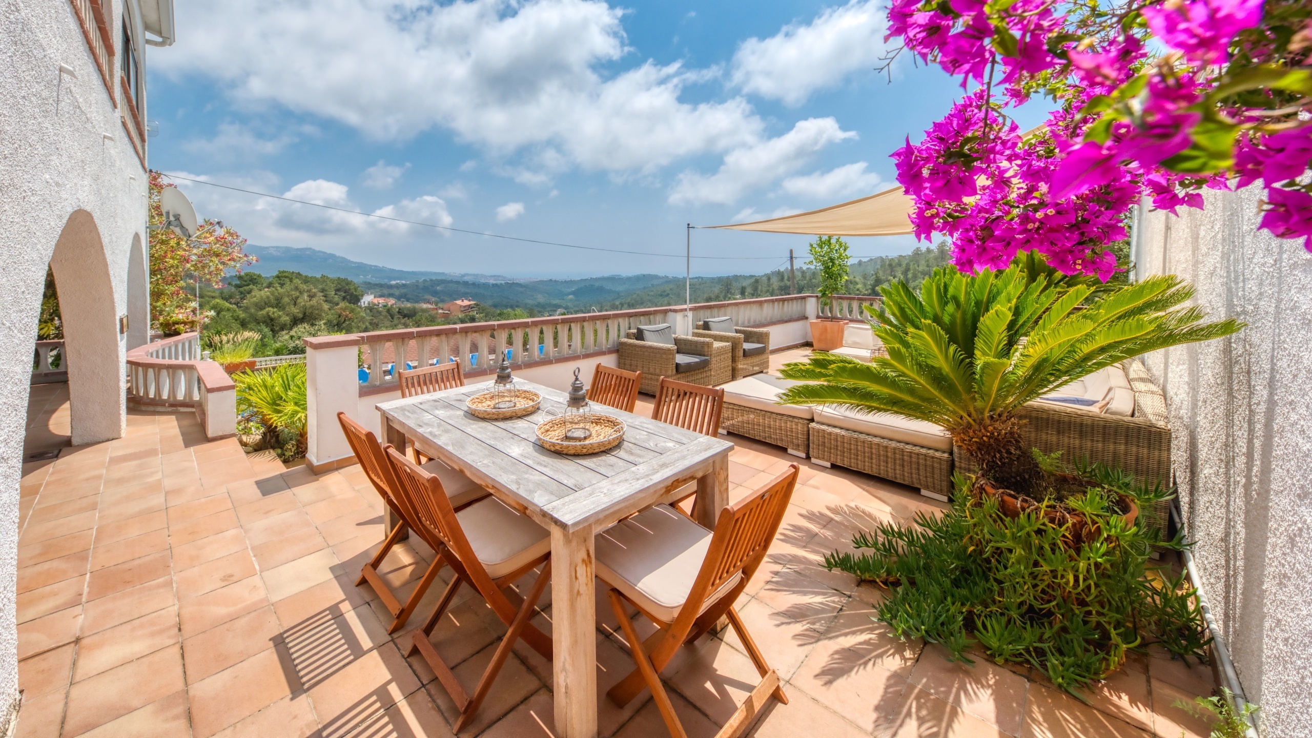 Holiday villas Costa Brava Spain - Villa Santa Maria - Dining area