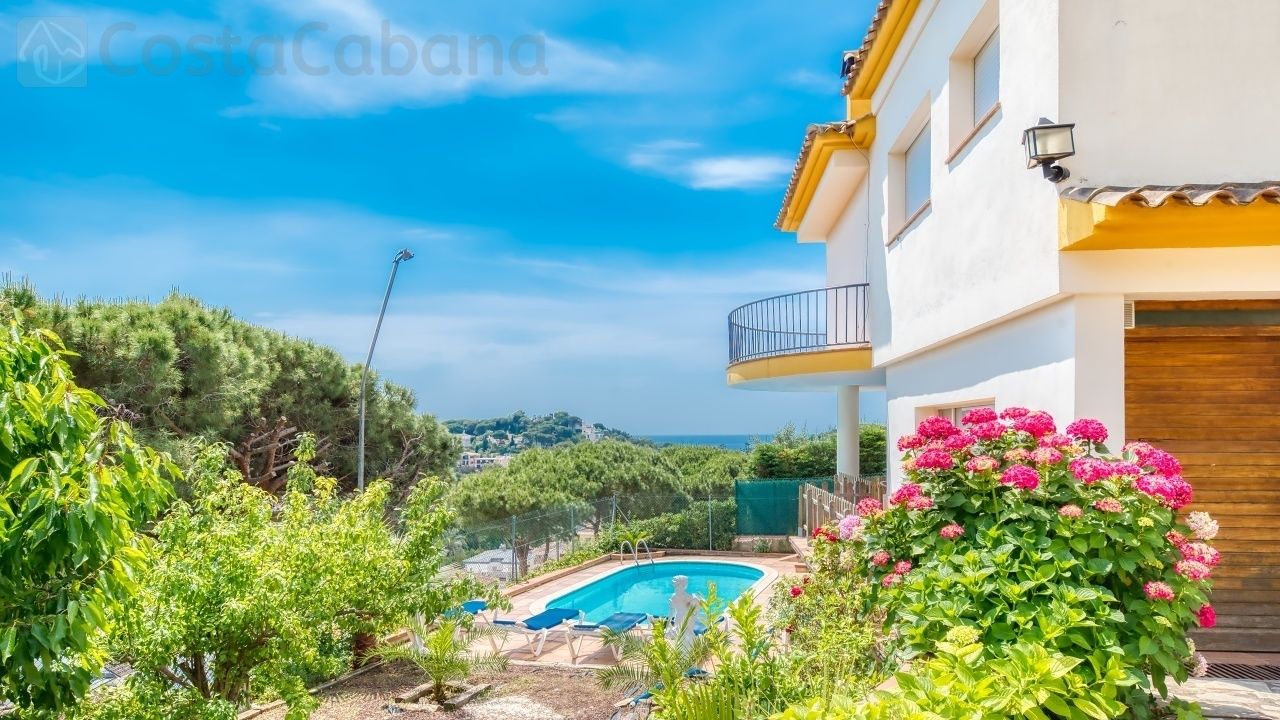 Holiday villas Costa Brava Spain - Villa Valentina - Villa outside