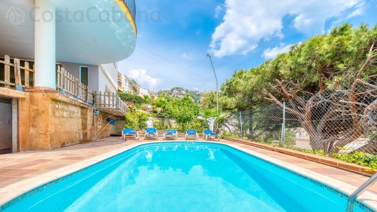Holiday villas - Costa Brava - Spain - Villa Valentina - Swimming pool