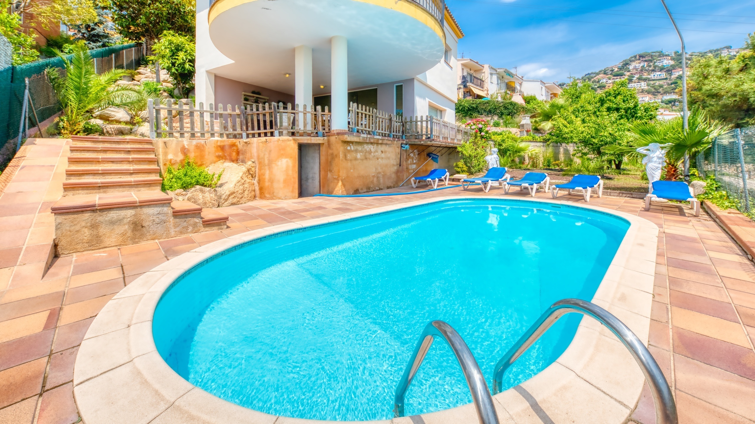 Holiday villas Costa Brava Spain - Villa Valentina - Swimming pool