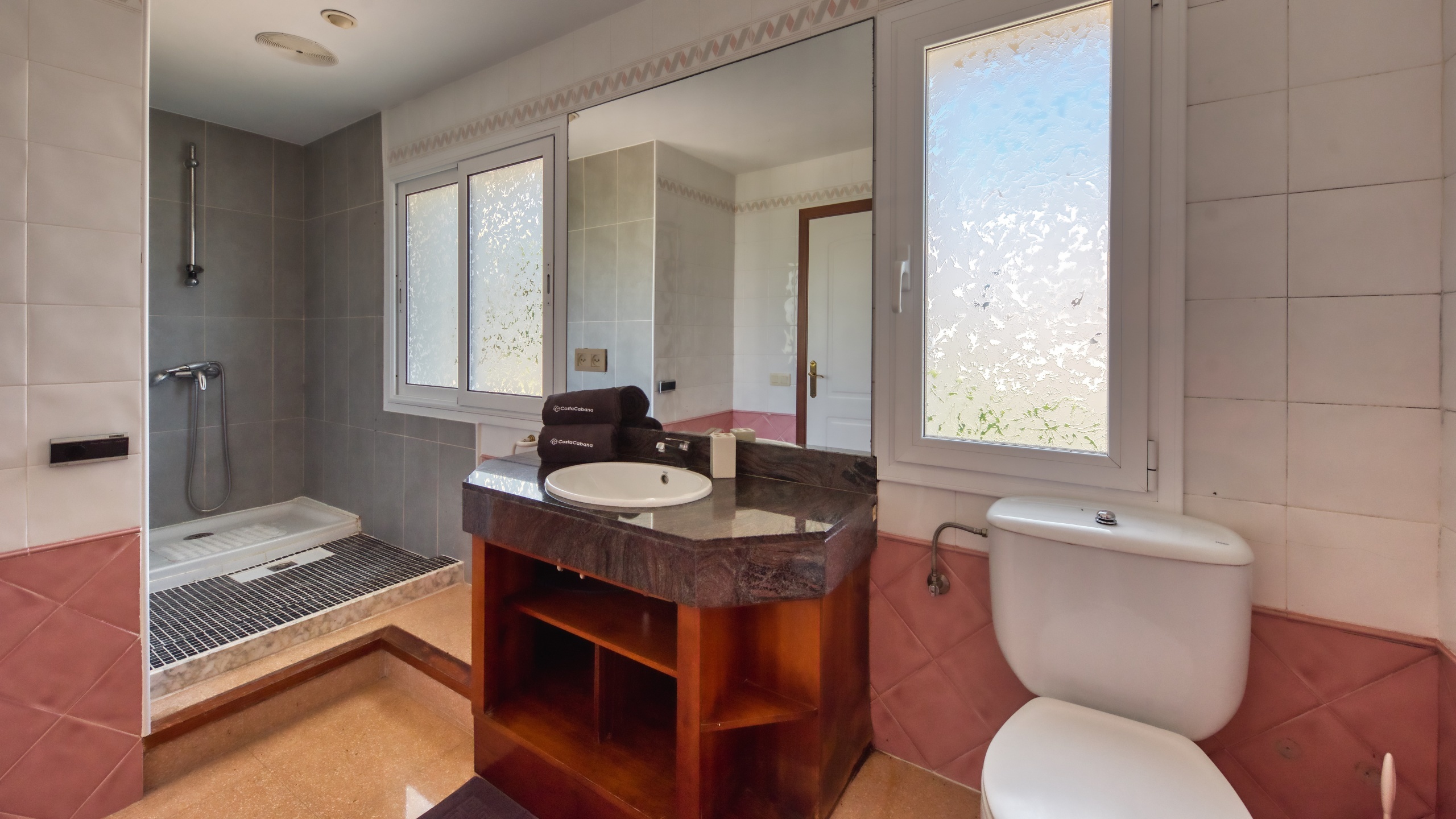 Holiday villas Costa Brava Spain - Villa Valentina - Bathroom
