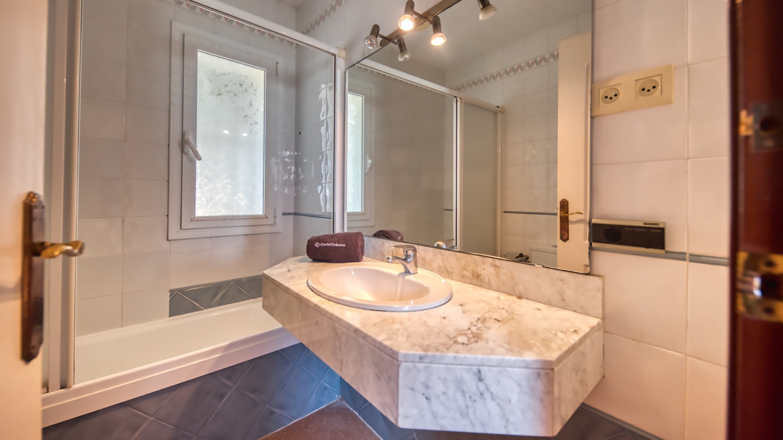 Holiday villas Costa Brava Spain - Villa Valentina - Bathroom