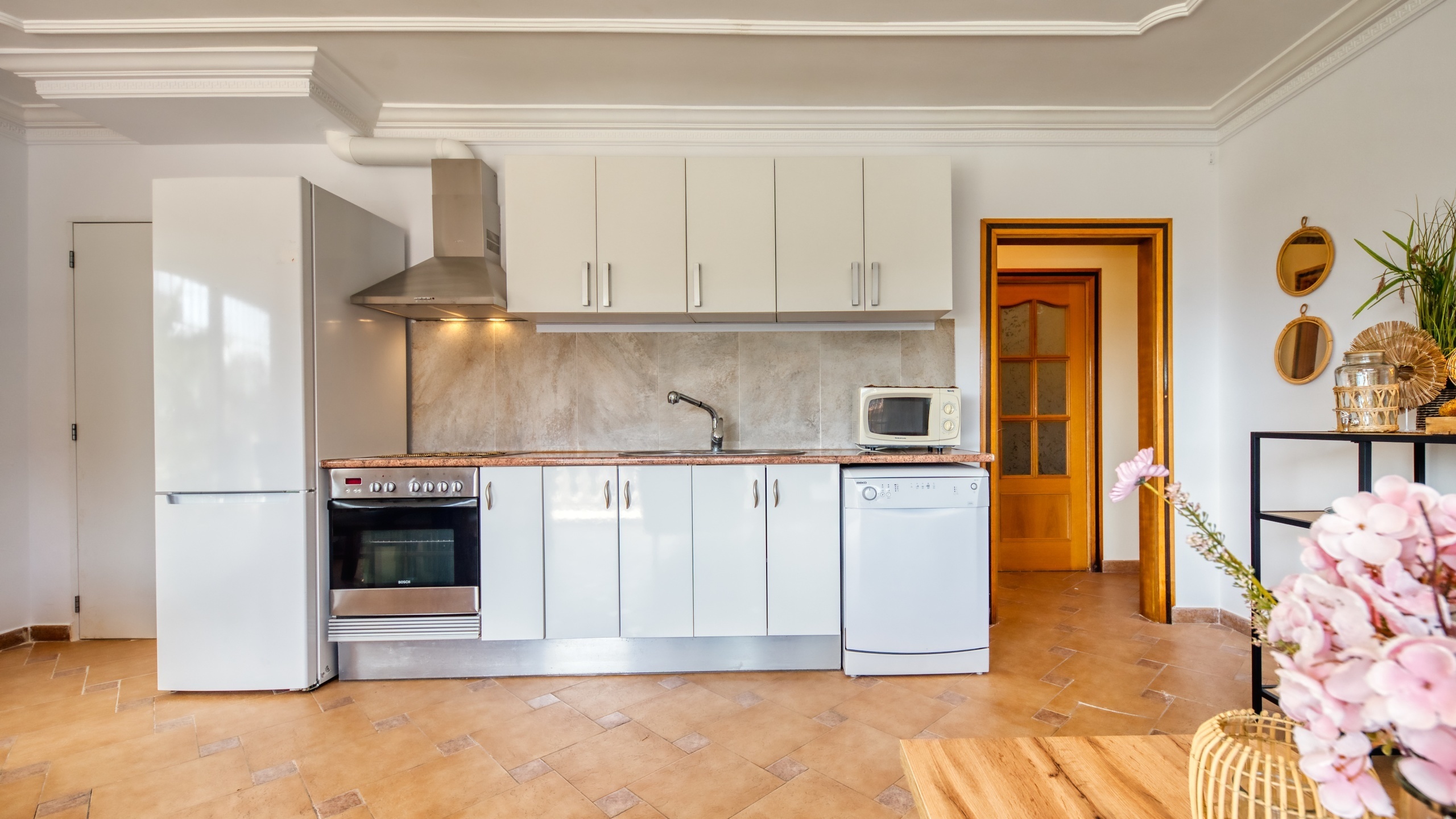 Holiday villas Costa Brava Spain - Villa Donna - Open plan kitchen