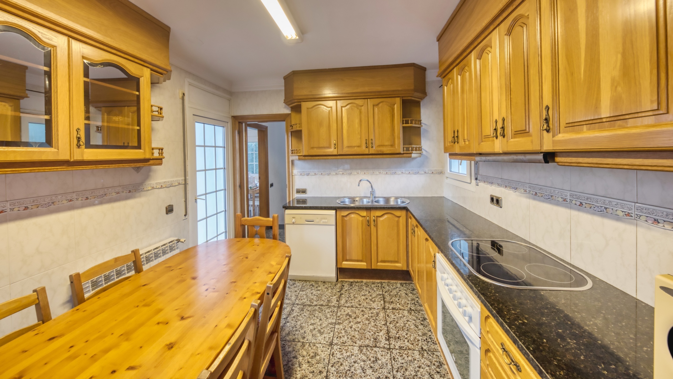 Holiday villas Costa Brava Spain - Villa Rosa - Kitchen