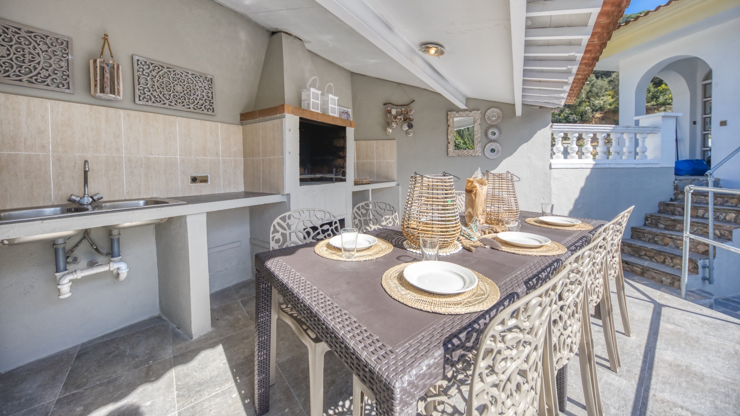 Holiday villas Costa Brava Spain - Villa Rosa - BBQ Area