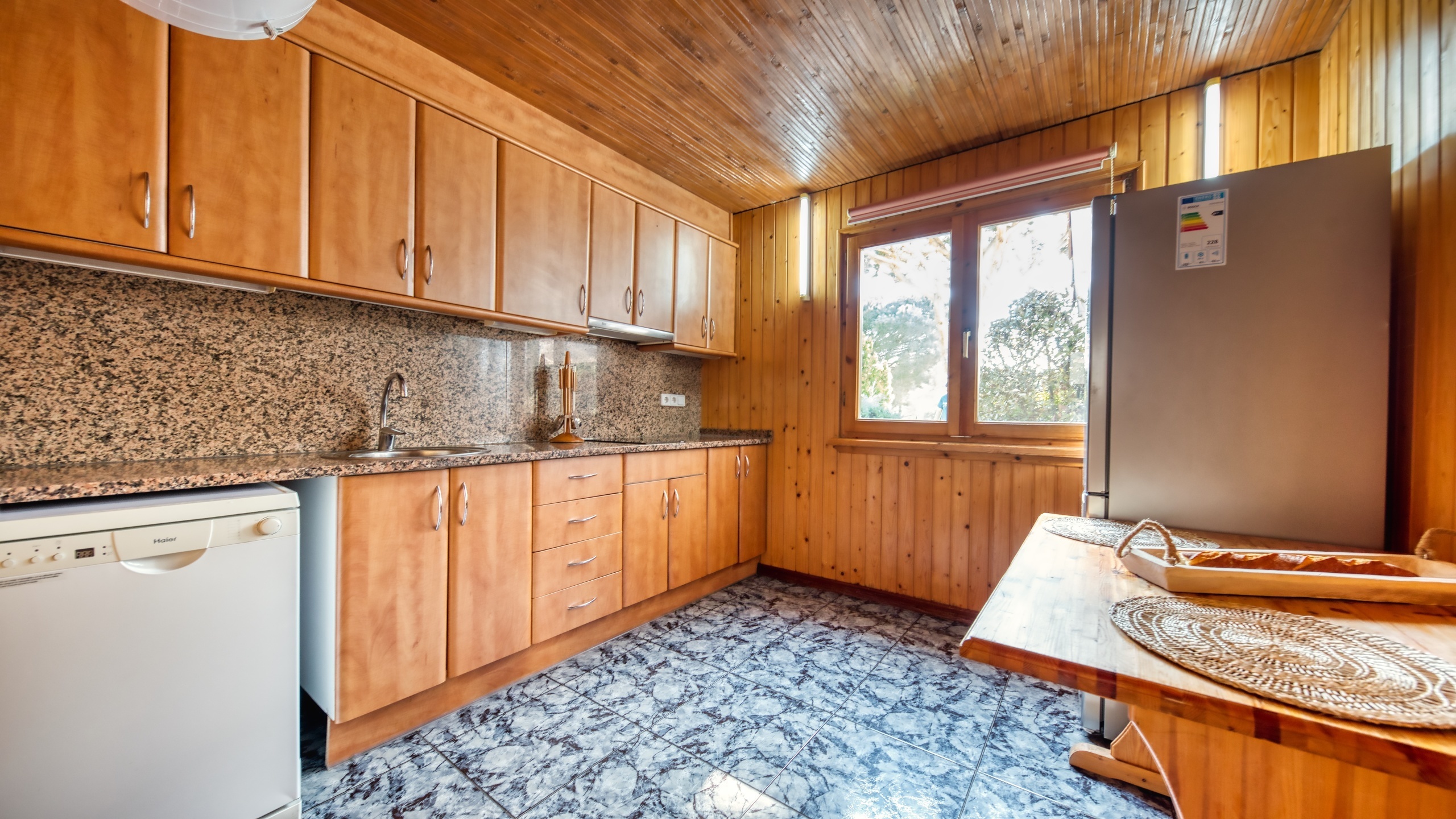 Holiday villas Costa Brava Spain - Villa PrimaDonna - Kitchen