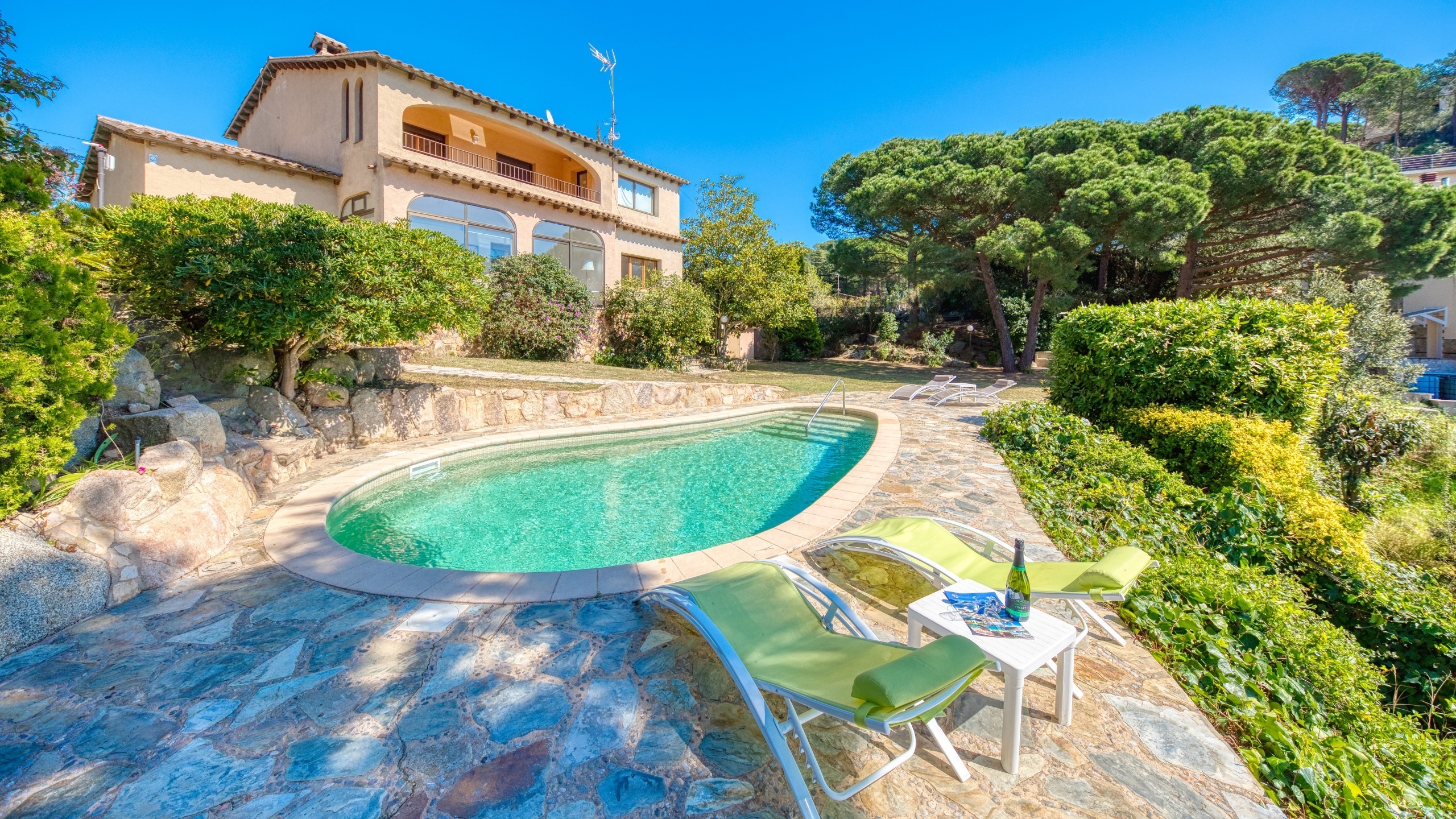Holiday villas Costa Brava Spain - Villa Riviera - Villa outside