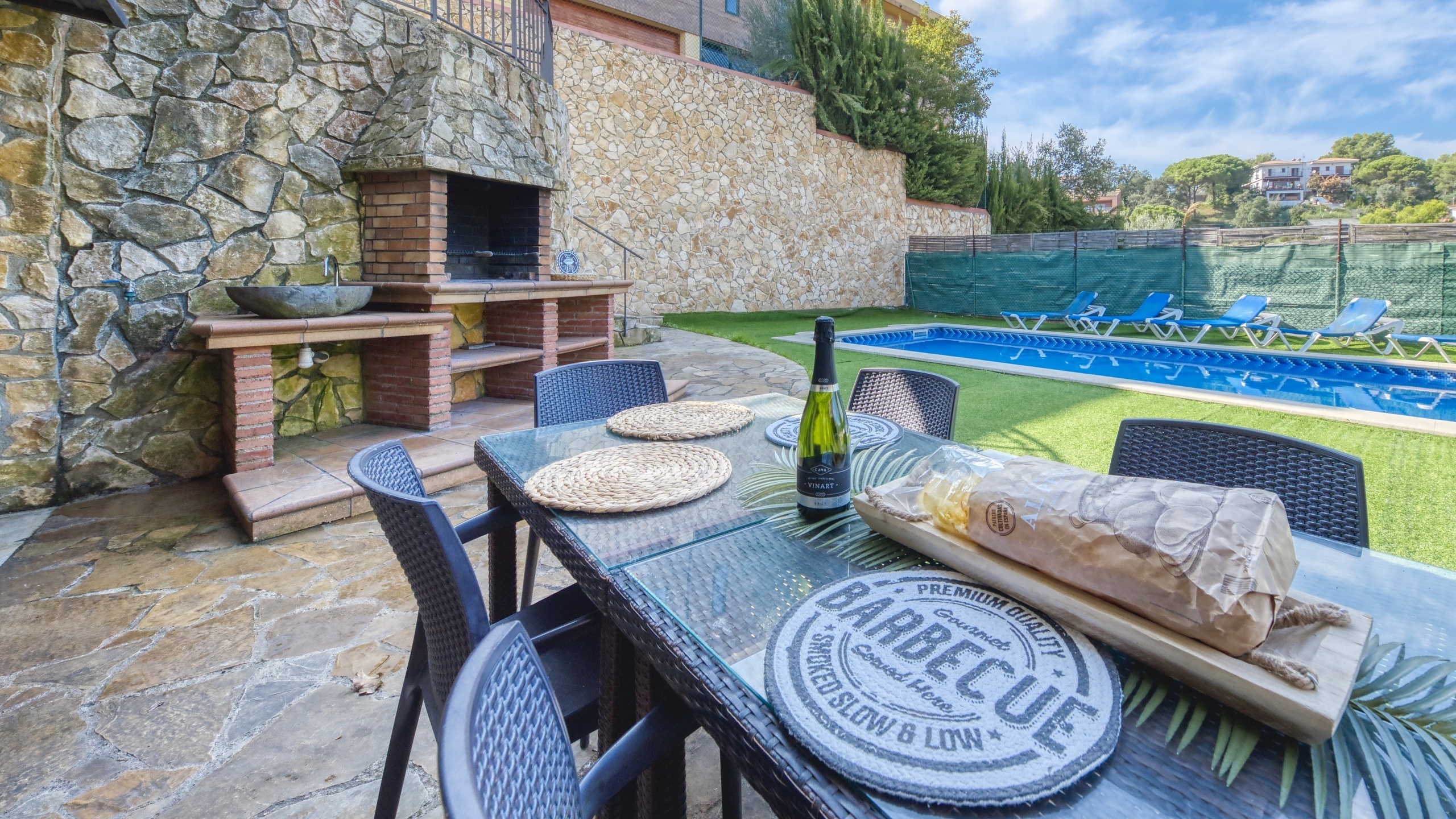 Holiday villas Costa Brava Spain - Villa Nicky - BBQ Area