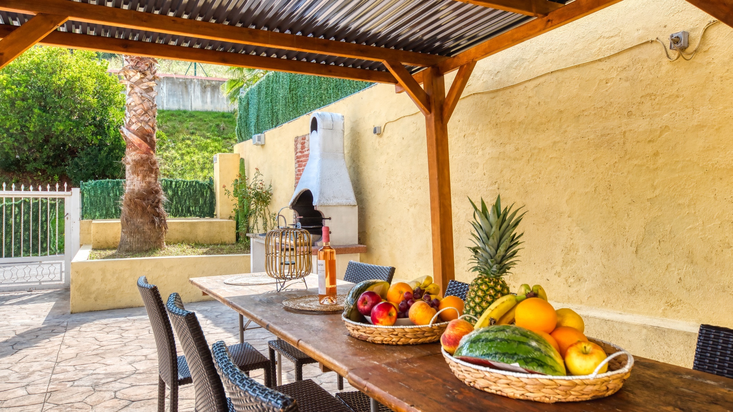 Holiday villas Costa Brava Spain - Villa Ashley - BBQ Area