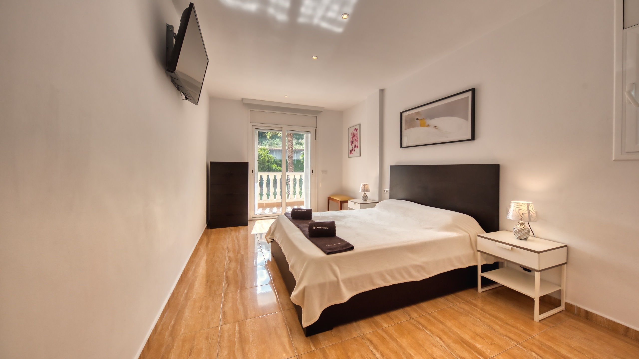Holiday villas Costa Brava Spain - Villa Ashley - Master bedroom