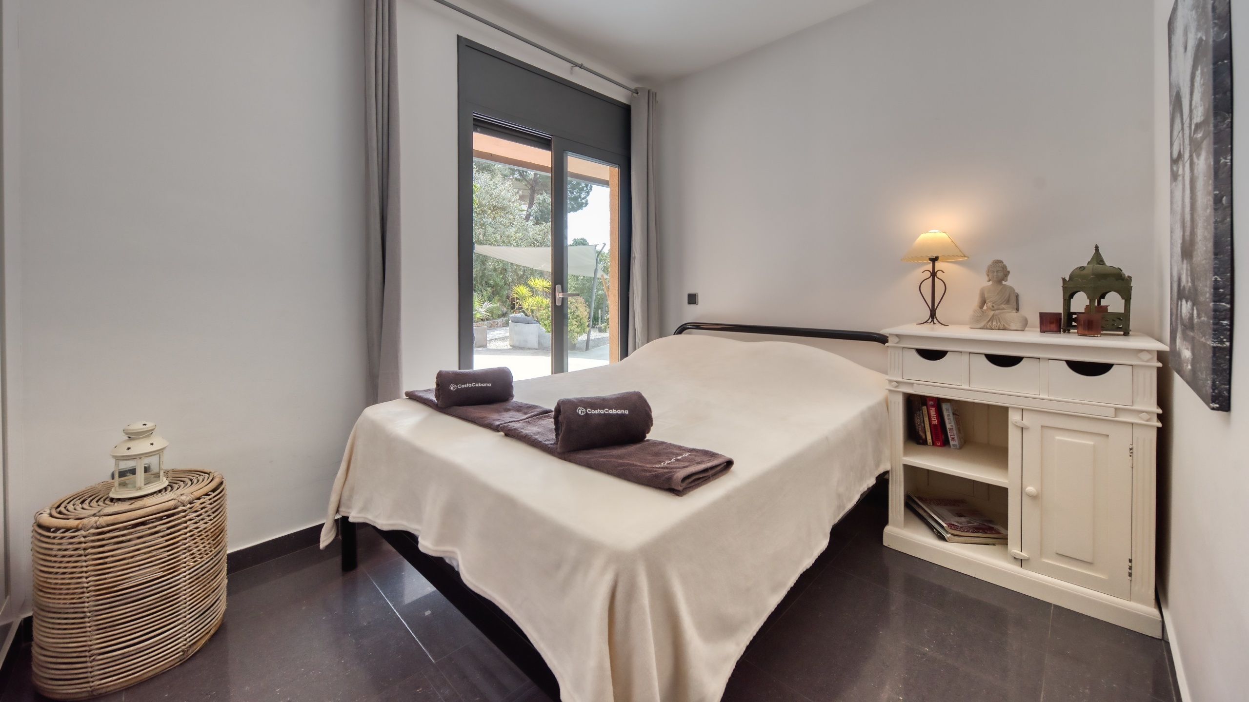 Holiday villas Costa Brava Spain - Villa Olivia - Bedroom