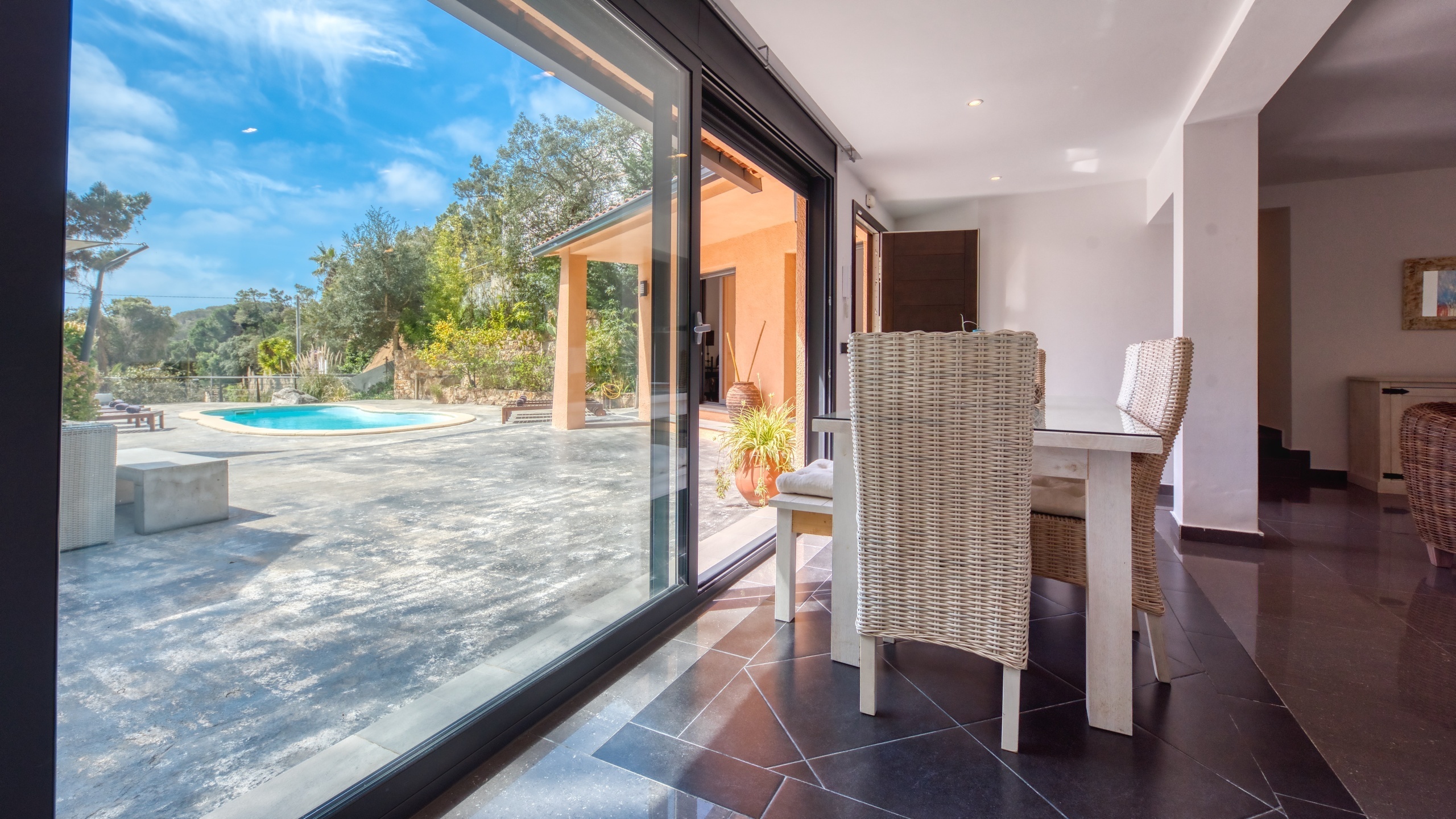 Holiday villas Costa Brava Spain - Villa Olivia - Dining area
