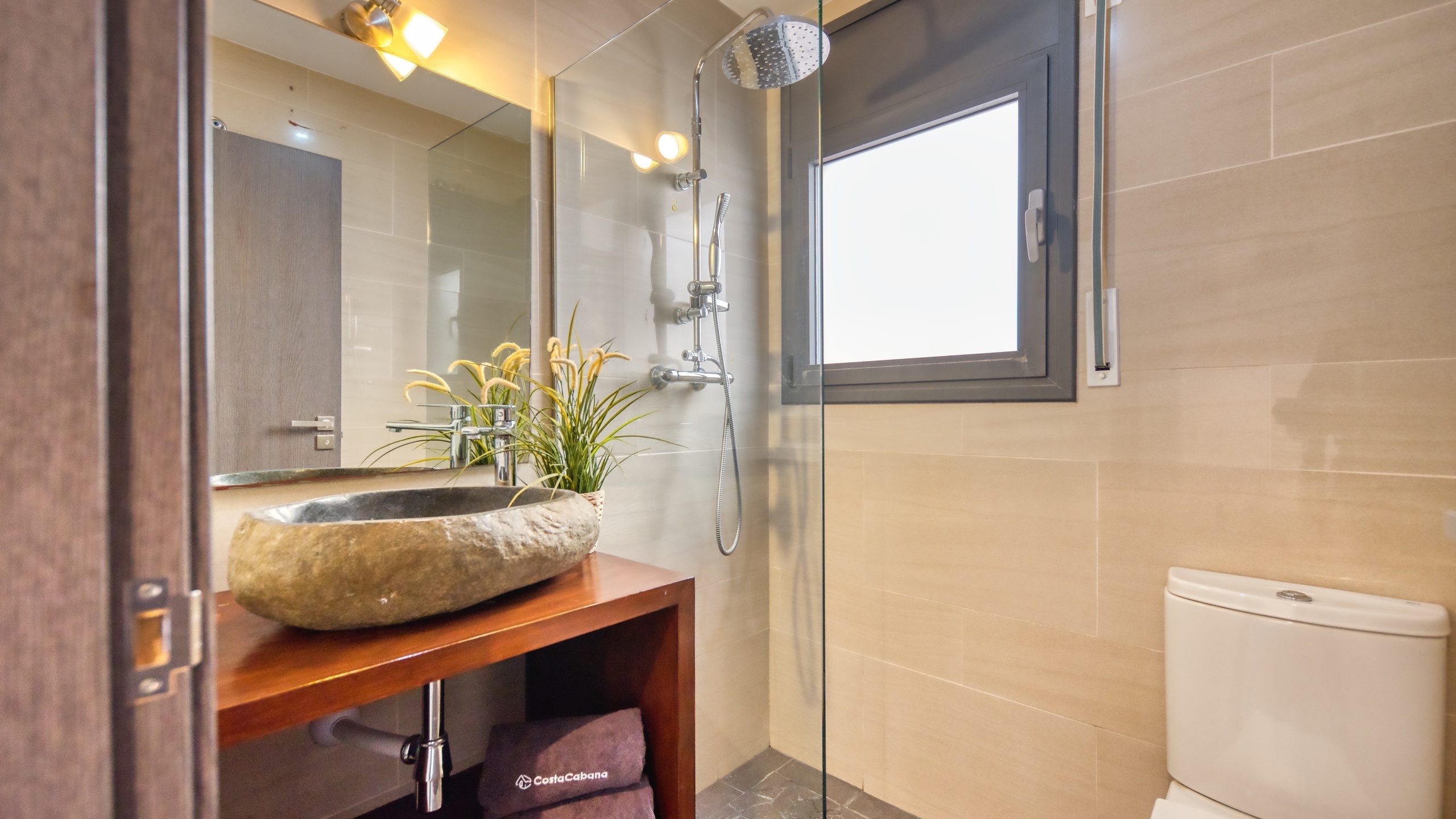 Holiday villas Costa Brava Spain - Villa Olivia - Bathroom