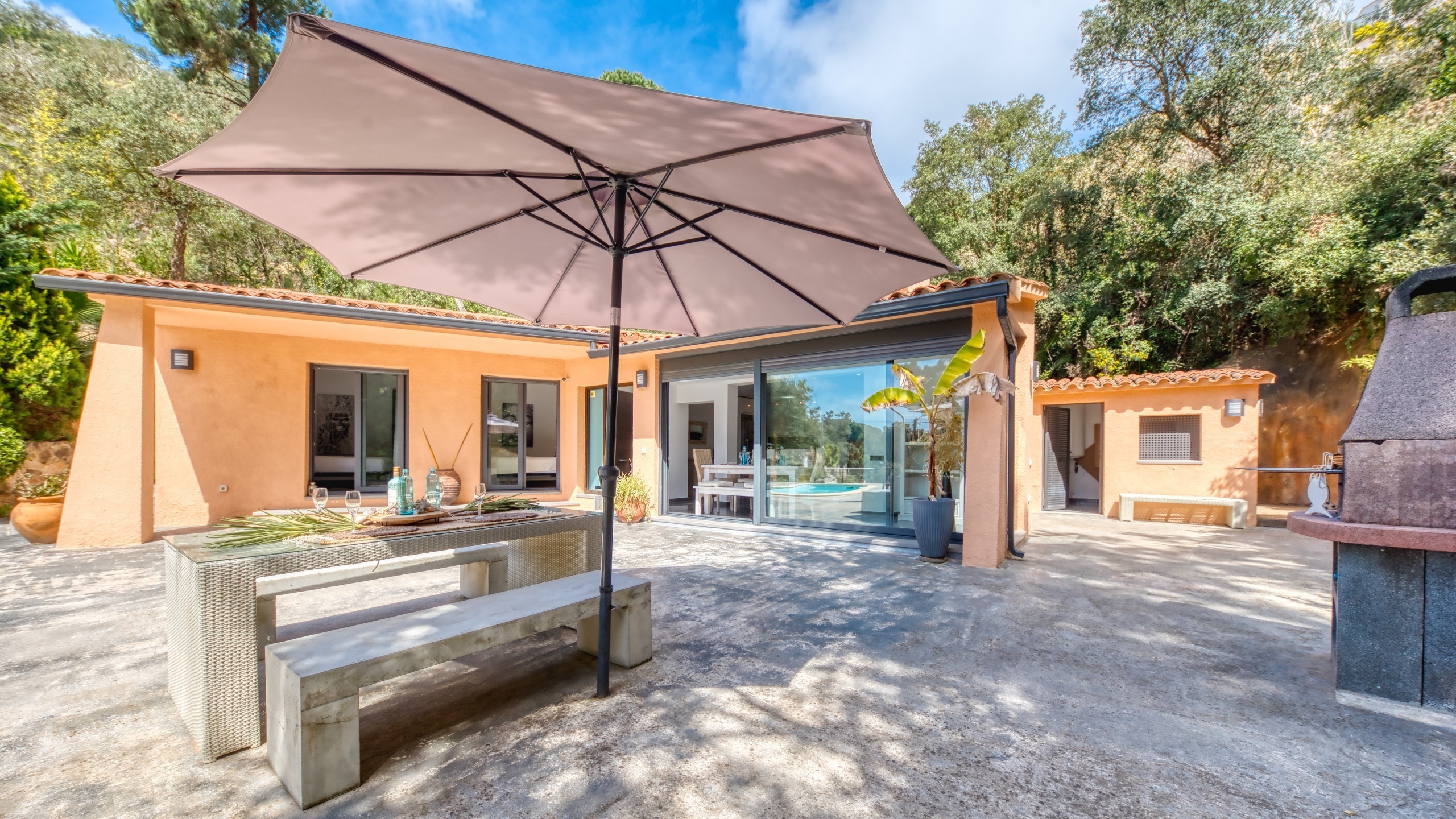 Holiday villas Costa Brava Spain - Villa Olivia - Dining area