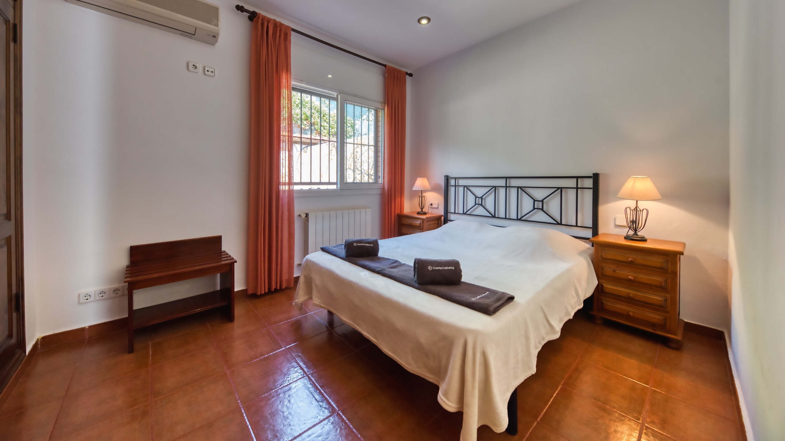 Holiday villas Costa Brava Spain - Villa Alba - Bedroom