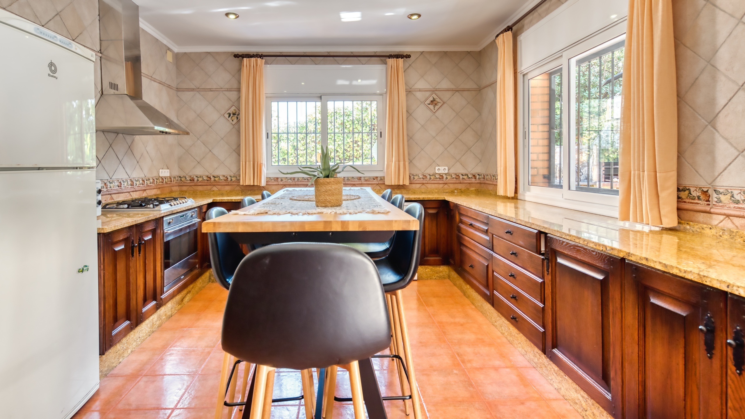 Holiday villas Costa Brava Spain - Villa Alba - Kitchen