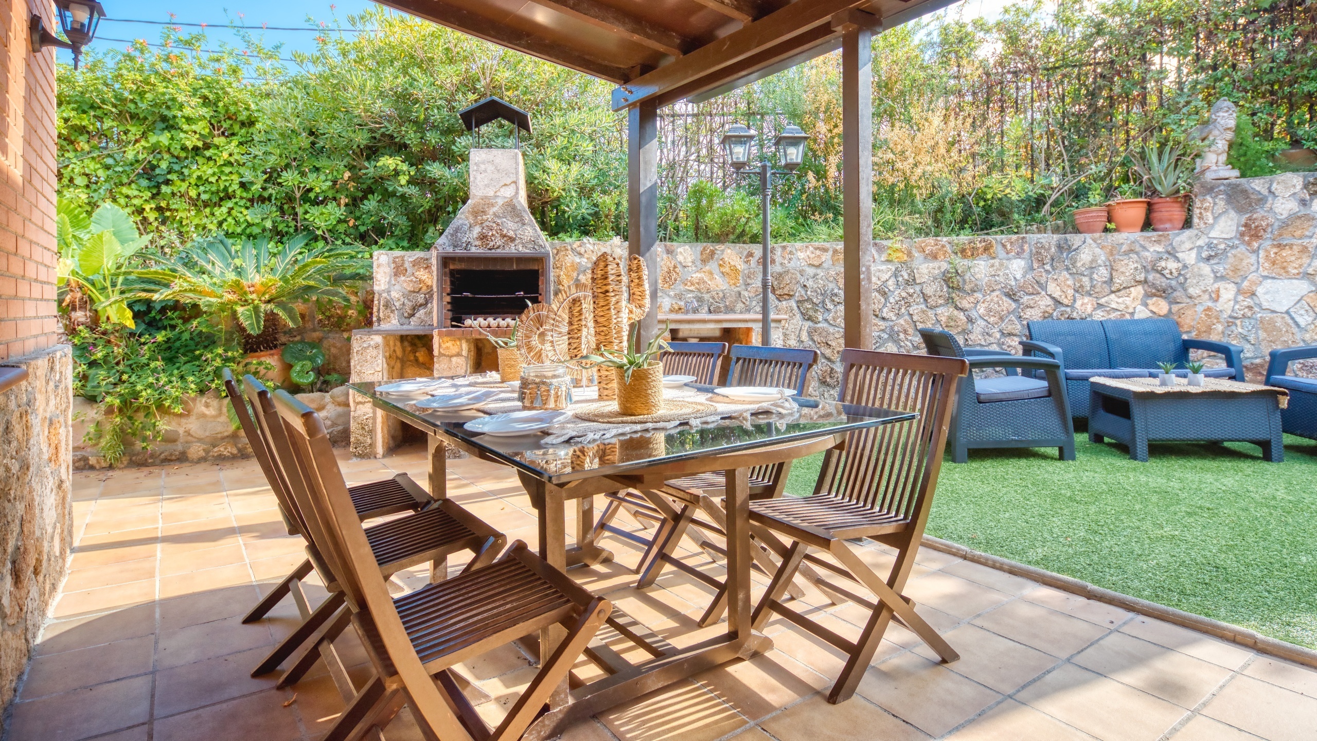 Holiday villas Costa Brava Spain - Villa Alba - BBQ Area