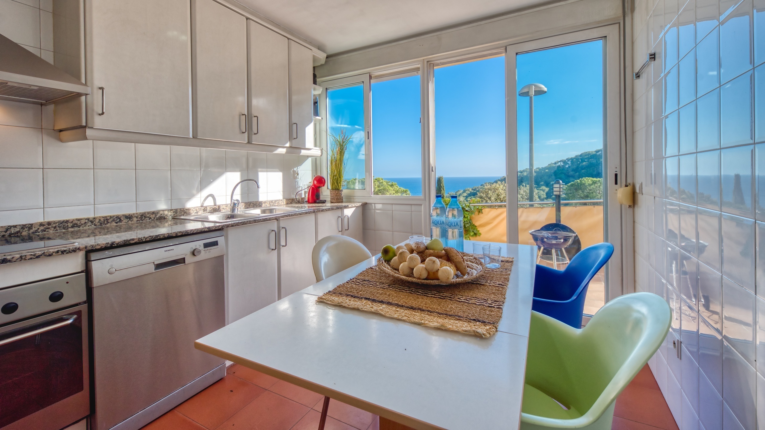 Holiday villas Costa Brava Spain - Villa Santa Cristina - Kitchen