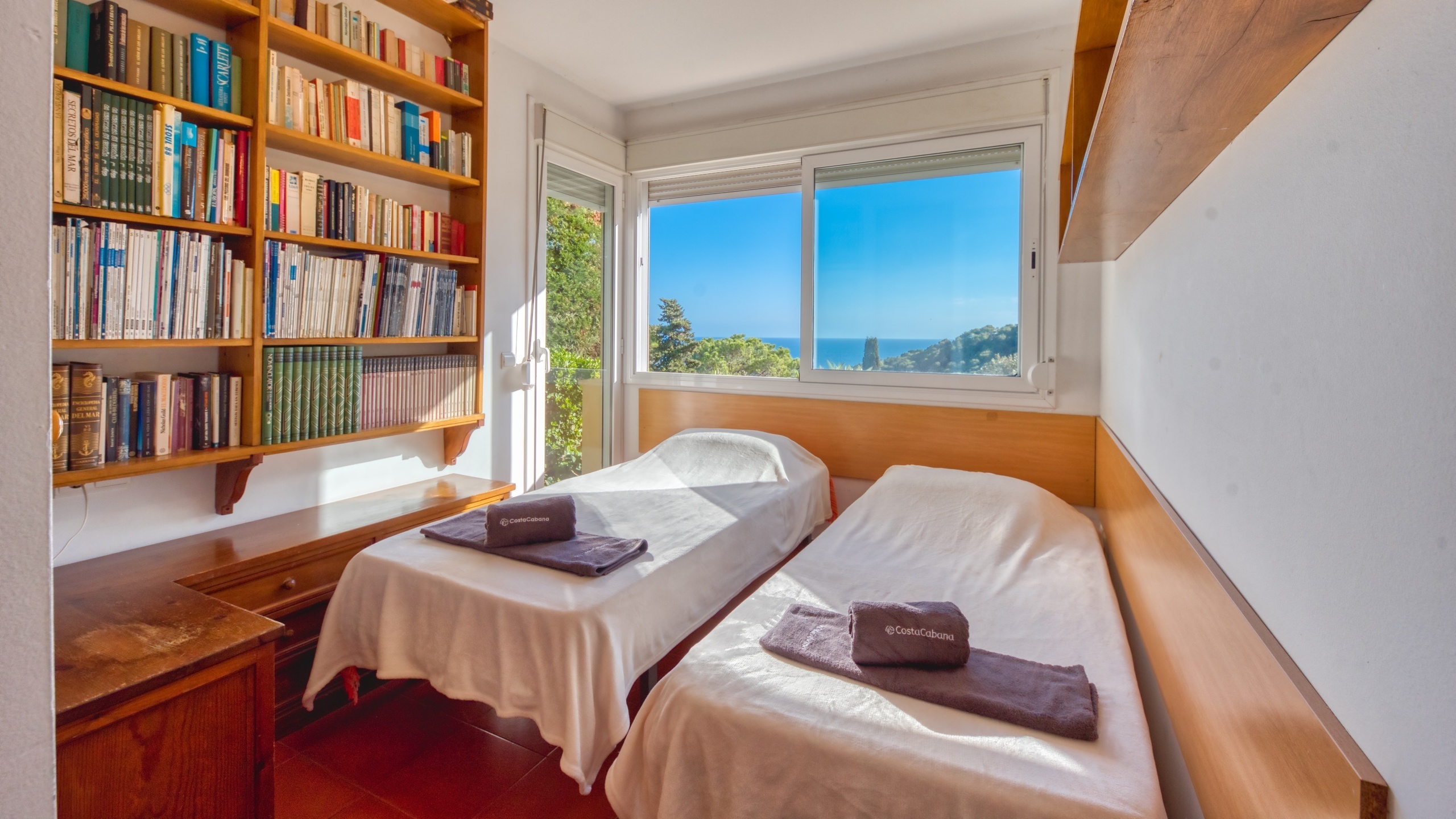 Holiday villas Costa Brava Spain - Villa Santa Cristina - Bedroom
