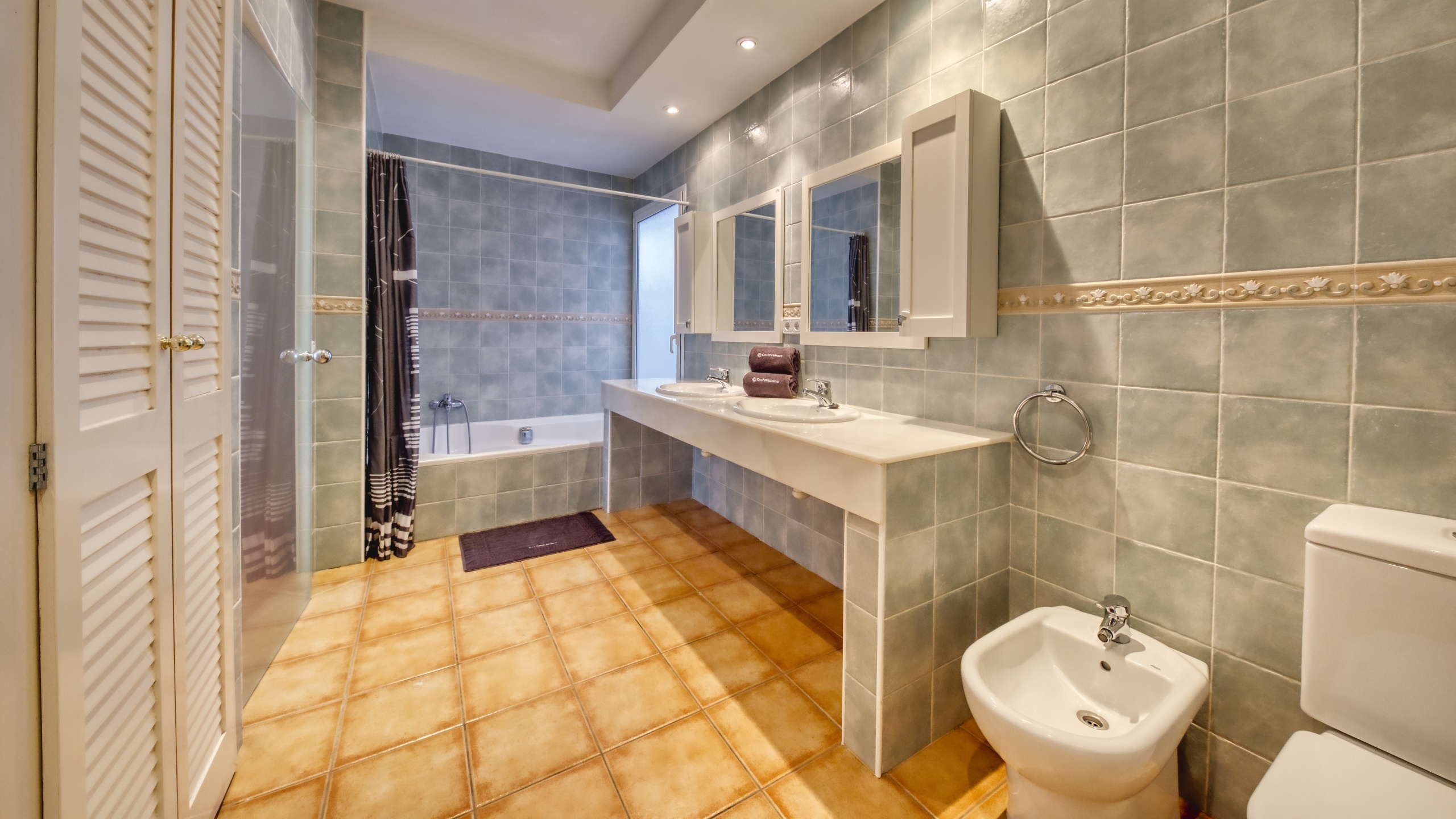 Holiday villas Costa Brava Spain - Villa Mauri - Bathroom