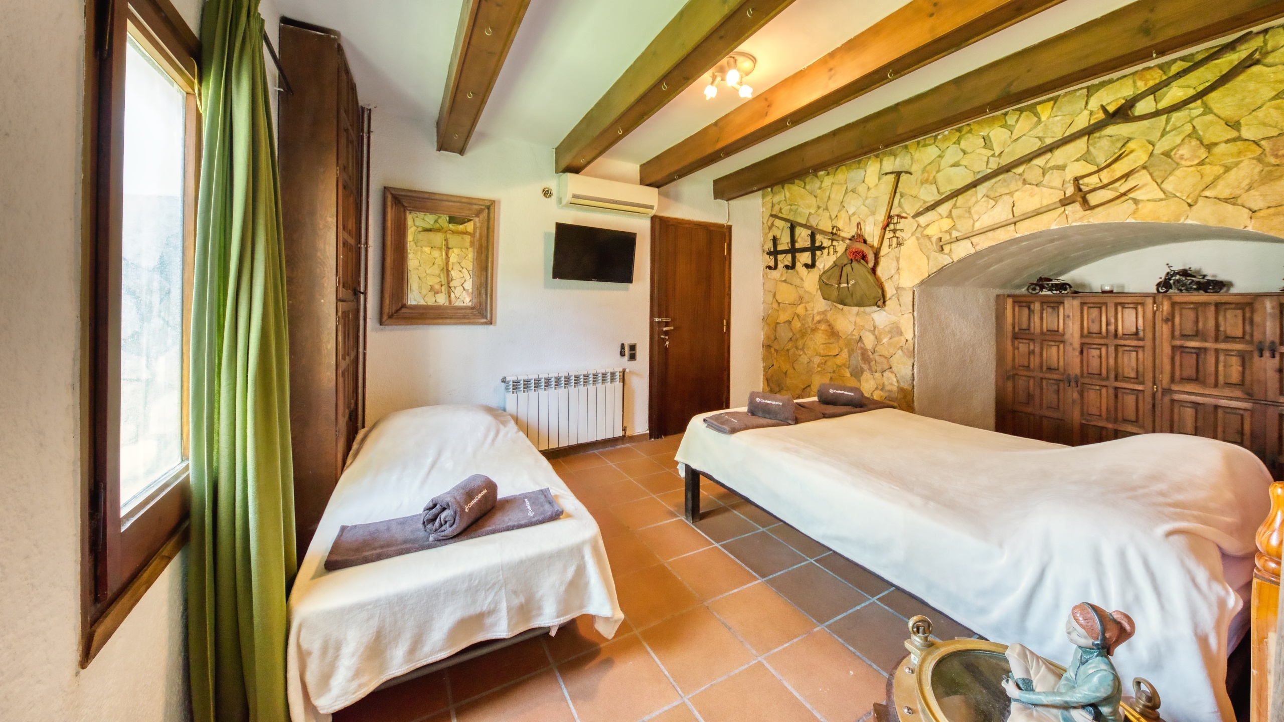 Holiday villas Costa Brava Countryside Spain - Villa Can Bernardi - Bedroom