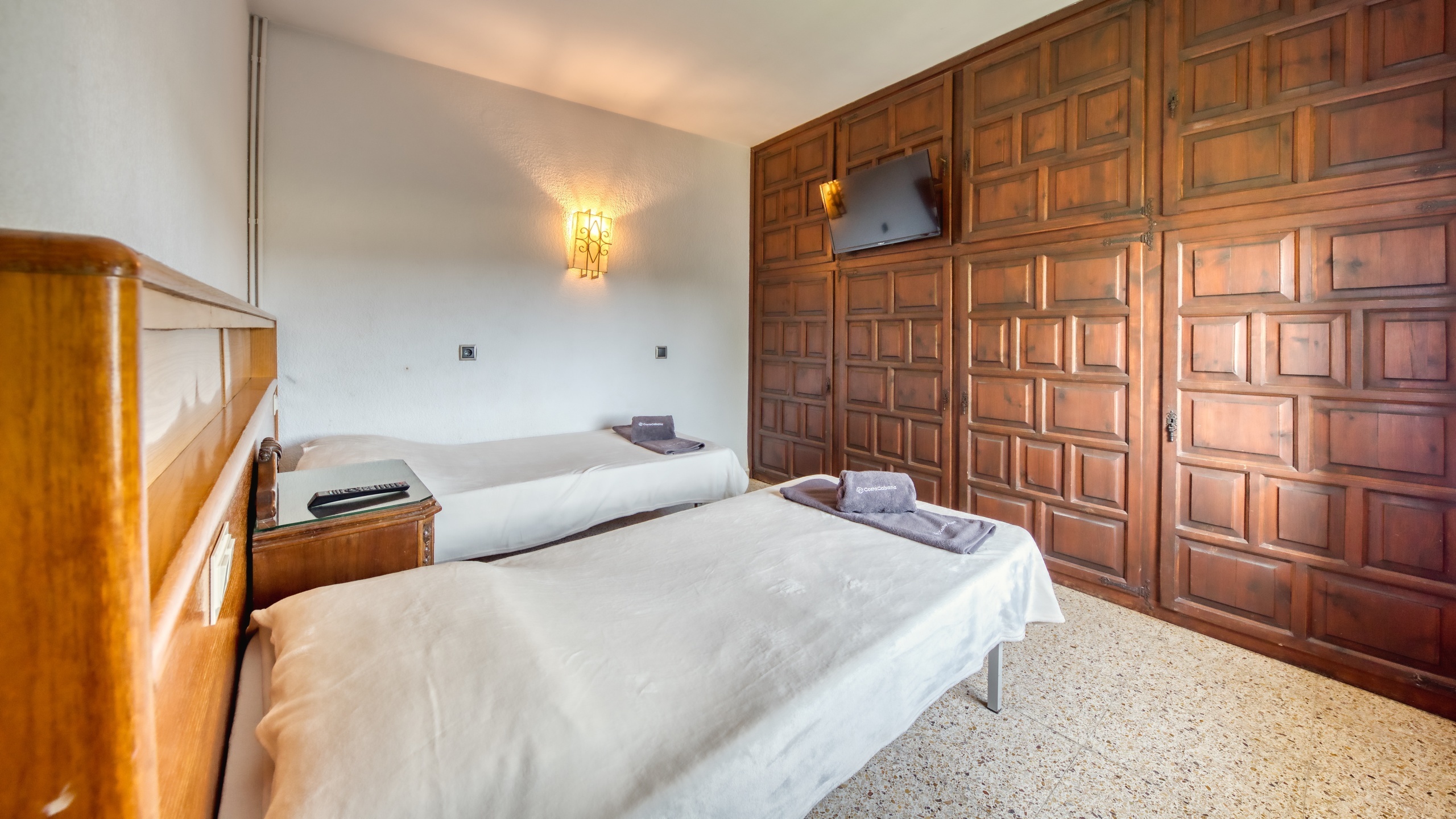 Holiday villas Costa Brava Countryside Spain - Villa Can Bernardi - Bedroom