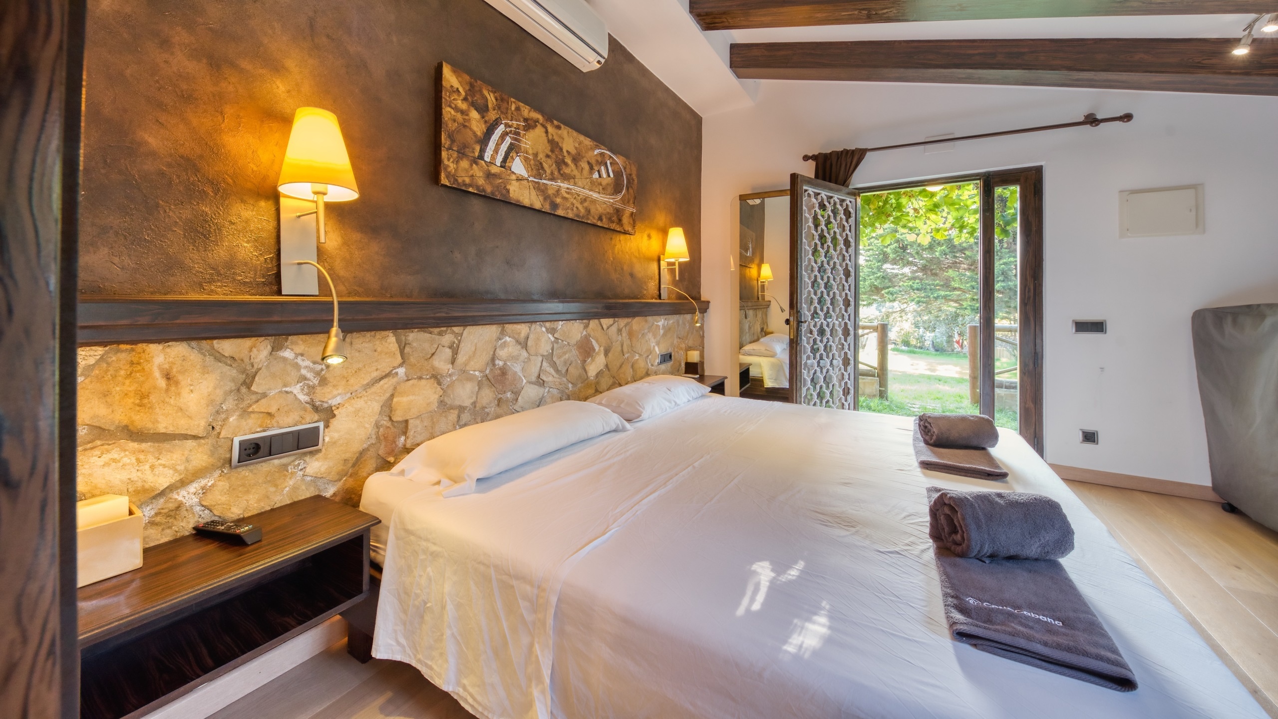 Holiday villas Costa Brava Countryside Spain - Villa Can Bernardi - Master bedroom