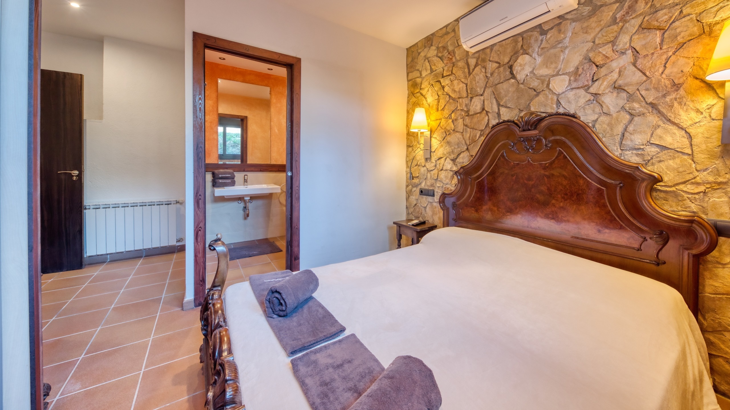 Holiday villas Costa Brava Countryside Spain - Villa Can Bernardi - Bedroom