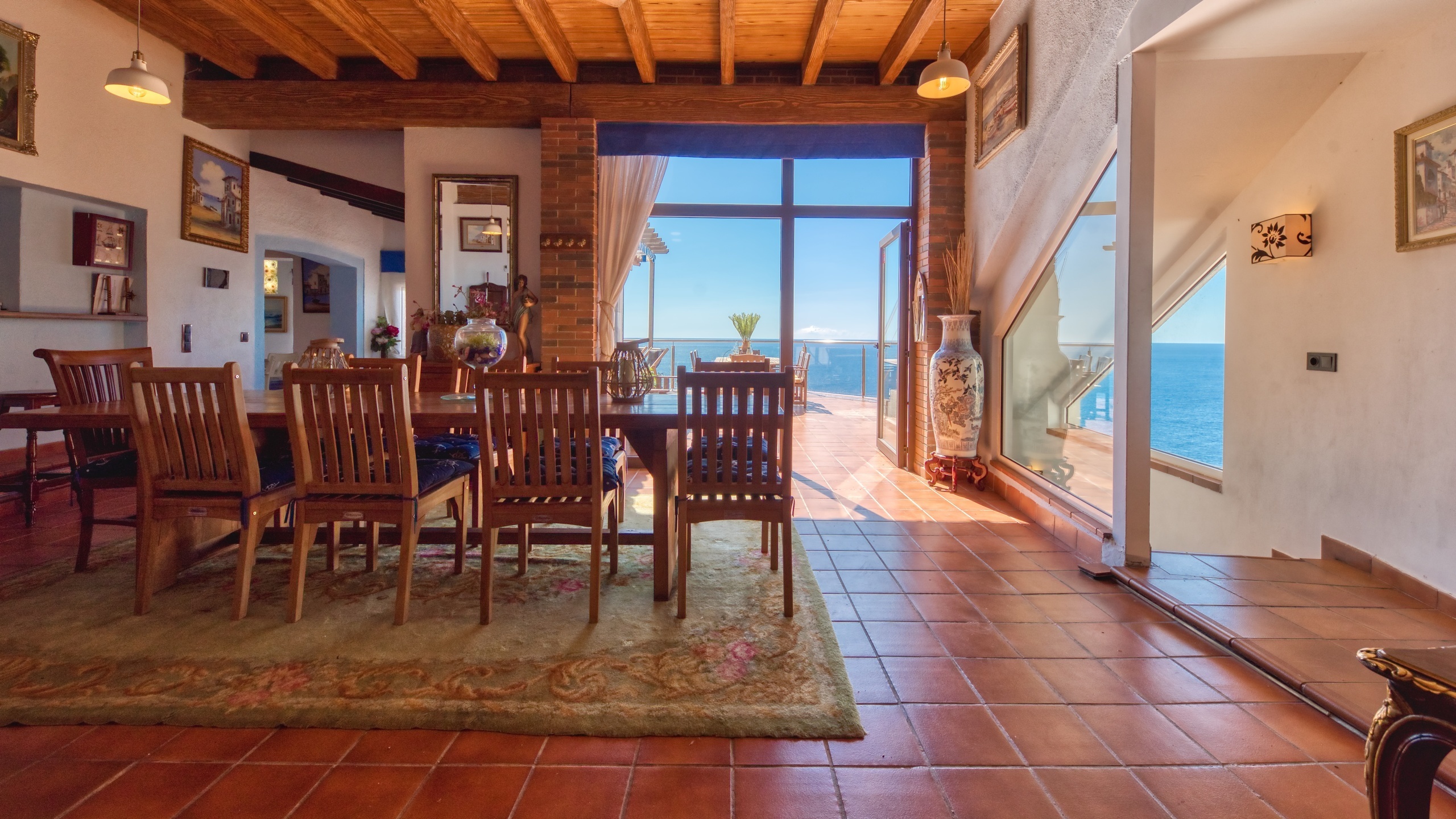Holiday villas Costa Brava Spain - Villa Infinity - Dining area