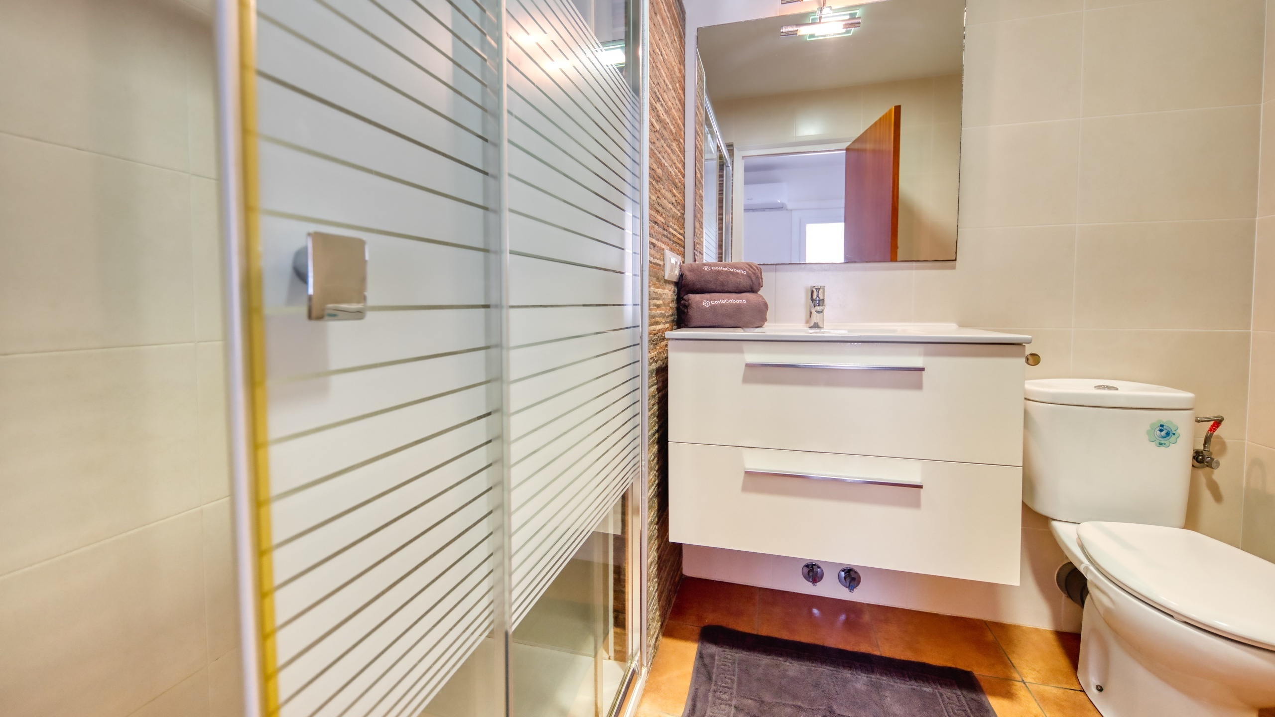 Holiday villas Costa Brava Spain - Villa Blanca - Bathroom