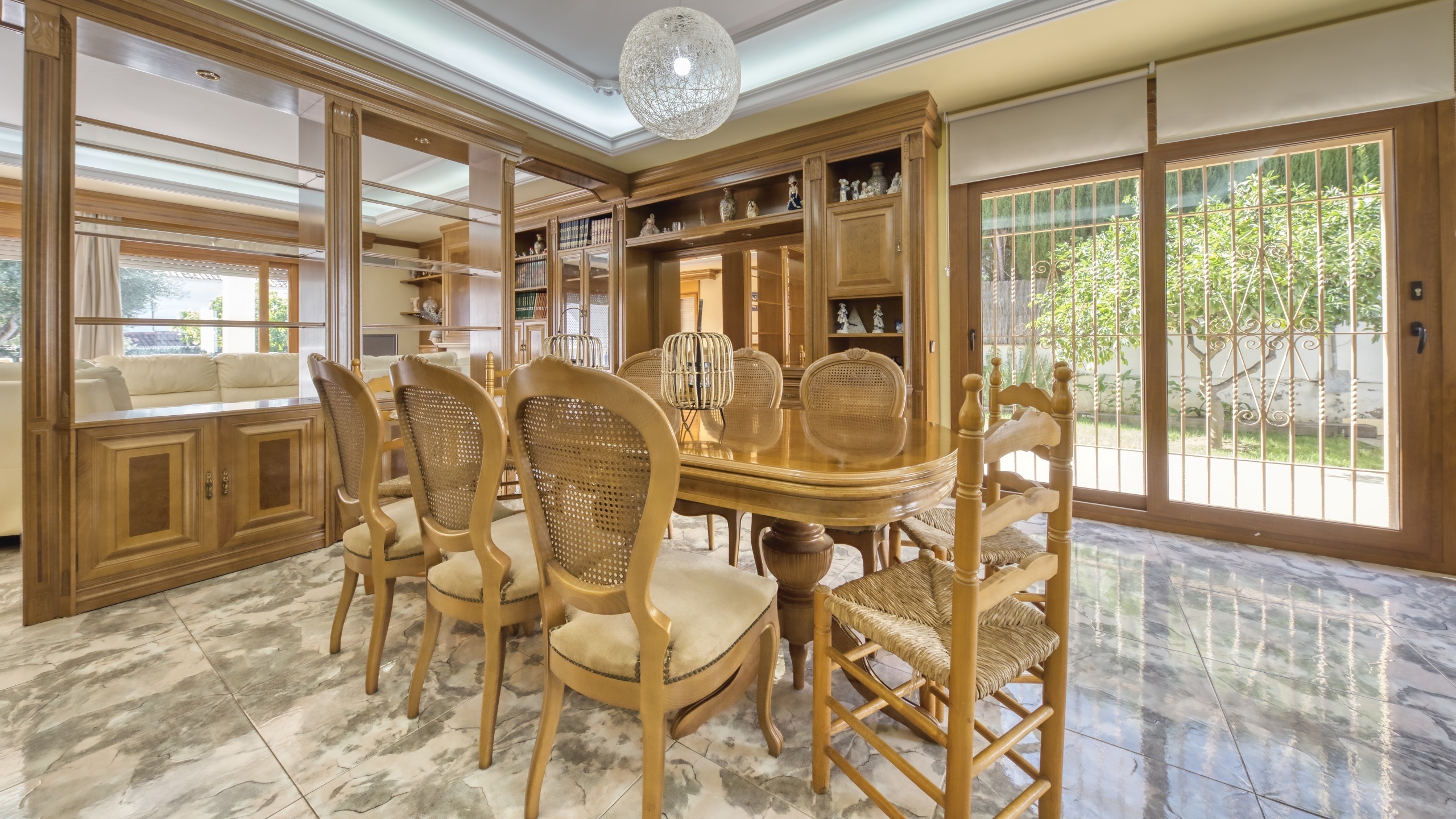 Holiday villas Costa Brava Spain - Villa Baileys - Dining area