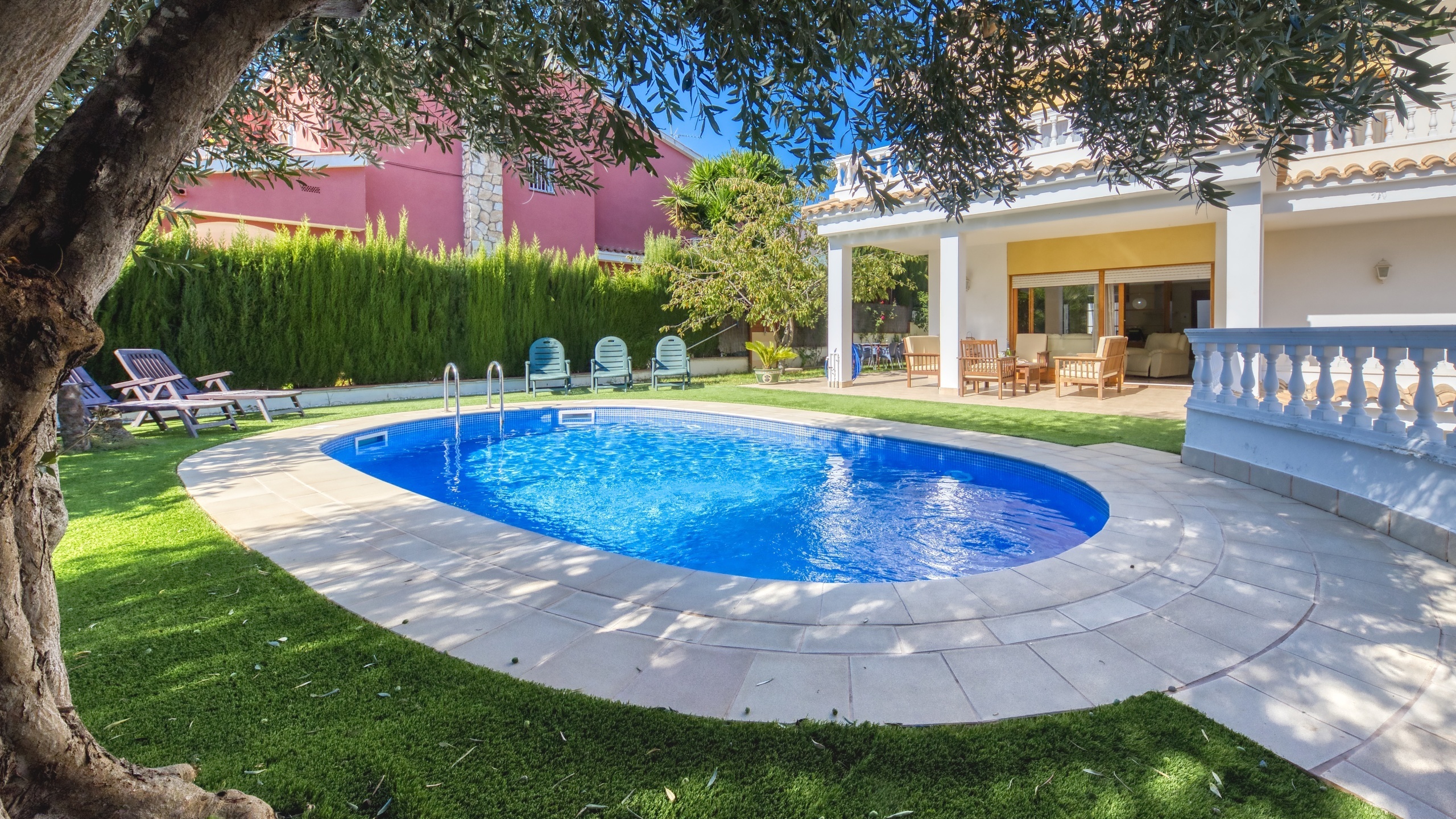 Holiday villas Costa Brava Spain - Villa Baileys - Swimming pool